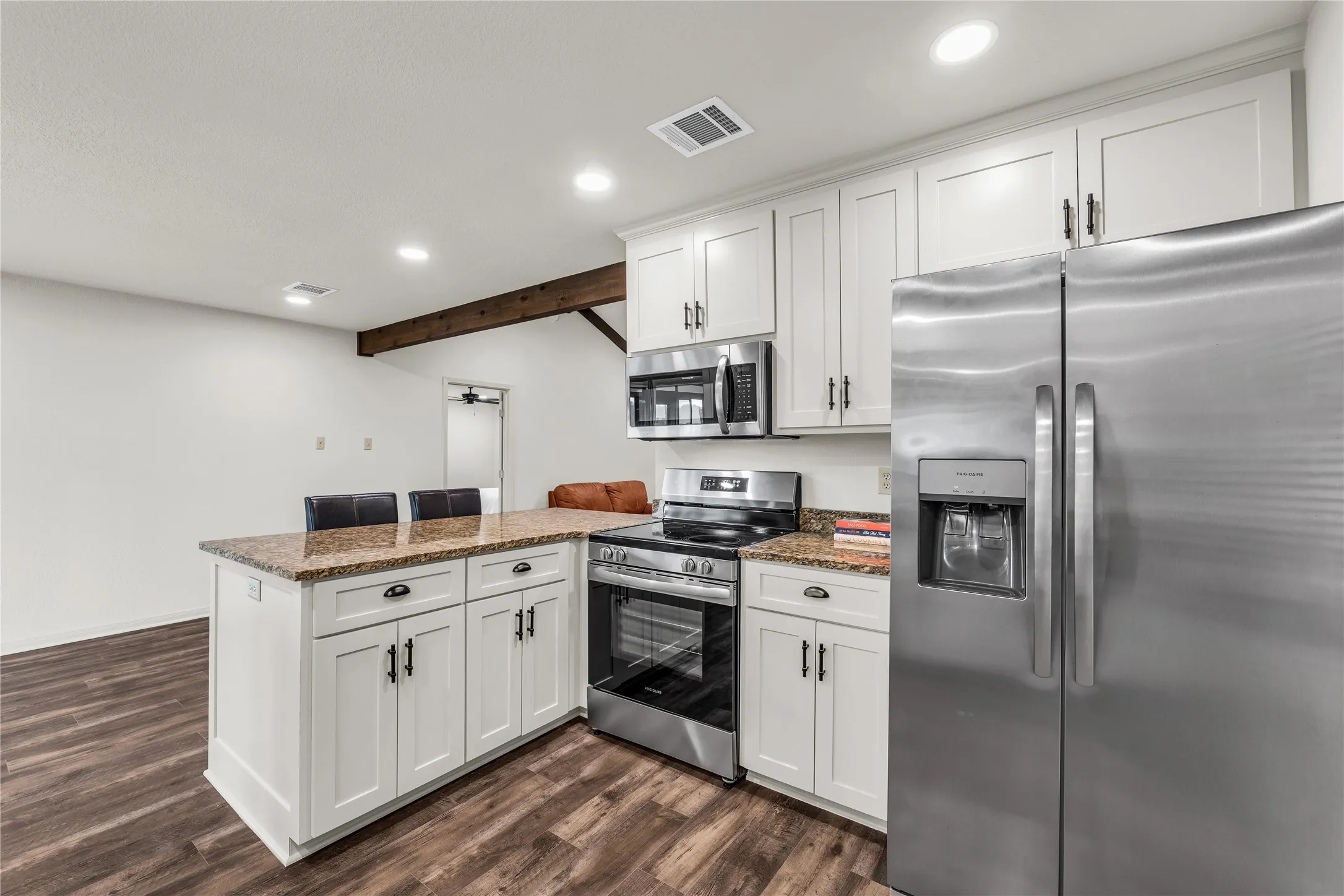 Single Family Residence For Sale in Mc Lennan County , 299 Aggie Way, China Spring, Texas 76633, 3 Bedroom, 3 Bathroom, Garage spaces, 2,038 Sqft, built in 1978, mls#21353693, Real Estate Agent in China Spring, Homes For Sale in Mc Lennan county, Homes For Sale in China Spring, Realtor in China Spring Texas, Real Estate Brokerage Independent Realty Texas, Luminita Cordes Realtor