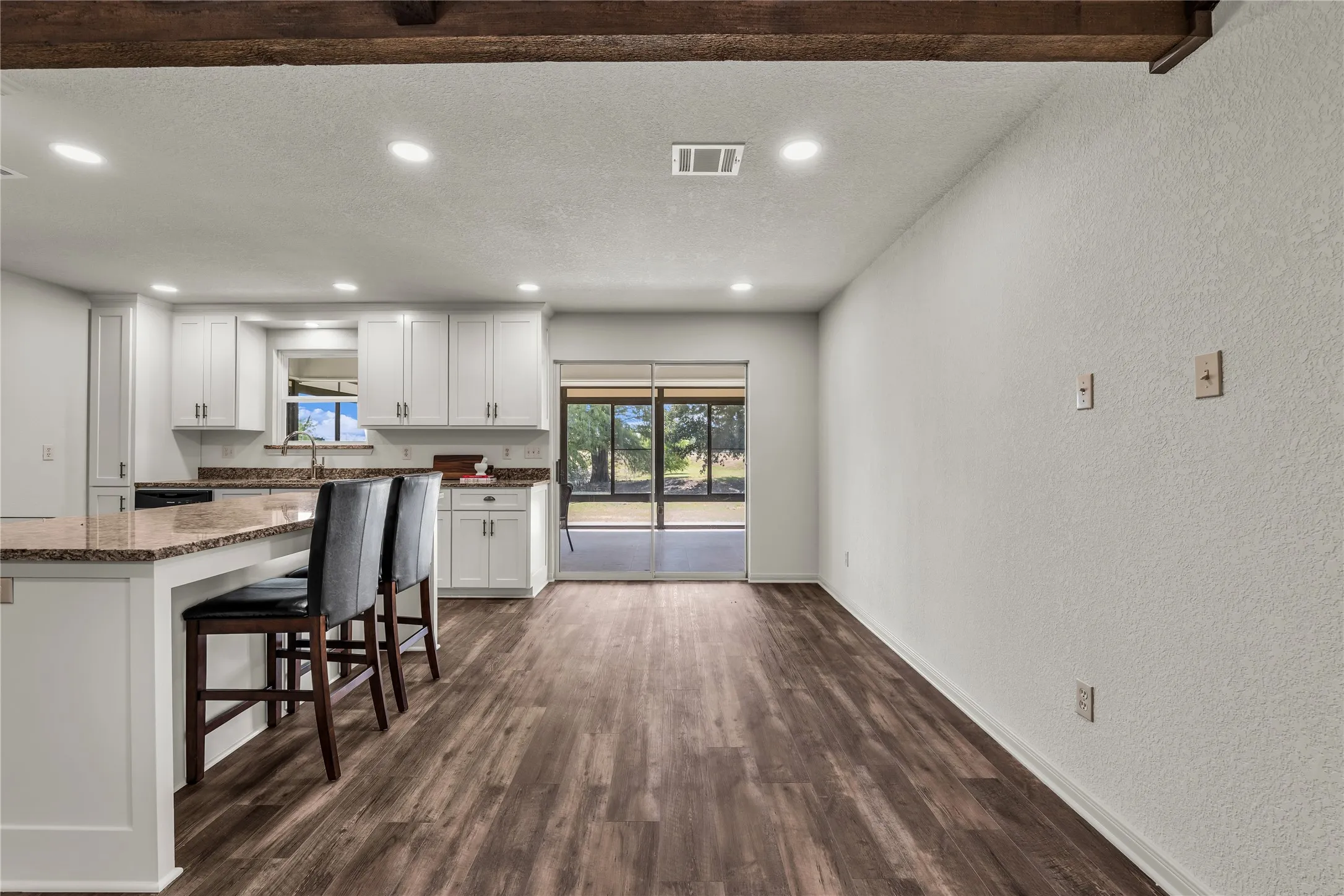 Single Family Residence For Sale in Mc Lennan County , 299 Aggie Way, China Spring, Texas 76633, 3 Bedroom, 3 Bathroom, Garage spaces, 2,038 Sqft, built in 1978, mls#21353693, Real Estate Agent in China Spring, Homes For Sale in Mc Lennan county, Homes For Sale in China Spring, Realtor in China Spring Texas, Real Estate Brokerage Independent Realty Texas, Luminita Cordes Realtor
