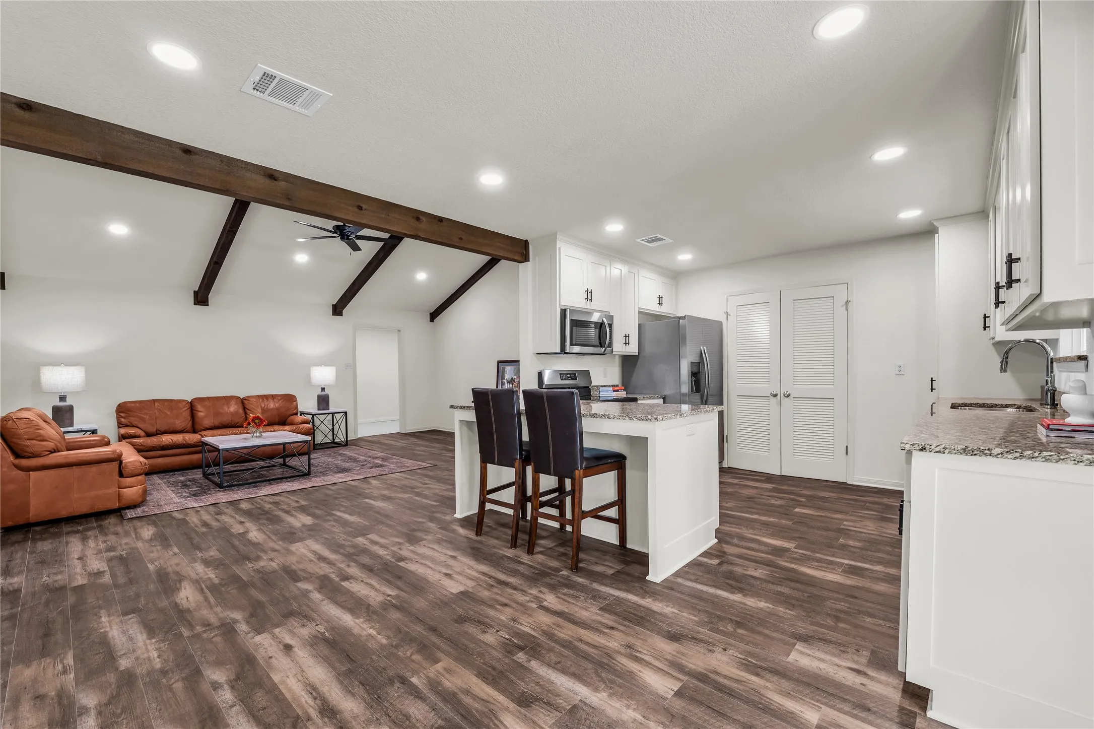 Single Family Residence For Sale in Mc Lennan County , 299 Aggie Way, China Spring, Texas 76633, 3 Bedroom, 3 Bathroom, Garage spaces, 2,038 Sqft, built in 1978, mls#21353693, Real Estate Agent in China Spring, Homes For Sale in Mc Lennan county, Homes For Sale in China Spring, Realtor in China Spring Texas, Real Estate Brokerage Independent Realty Texas, Luminita Cordes Realtor