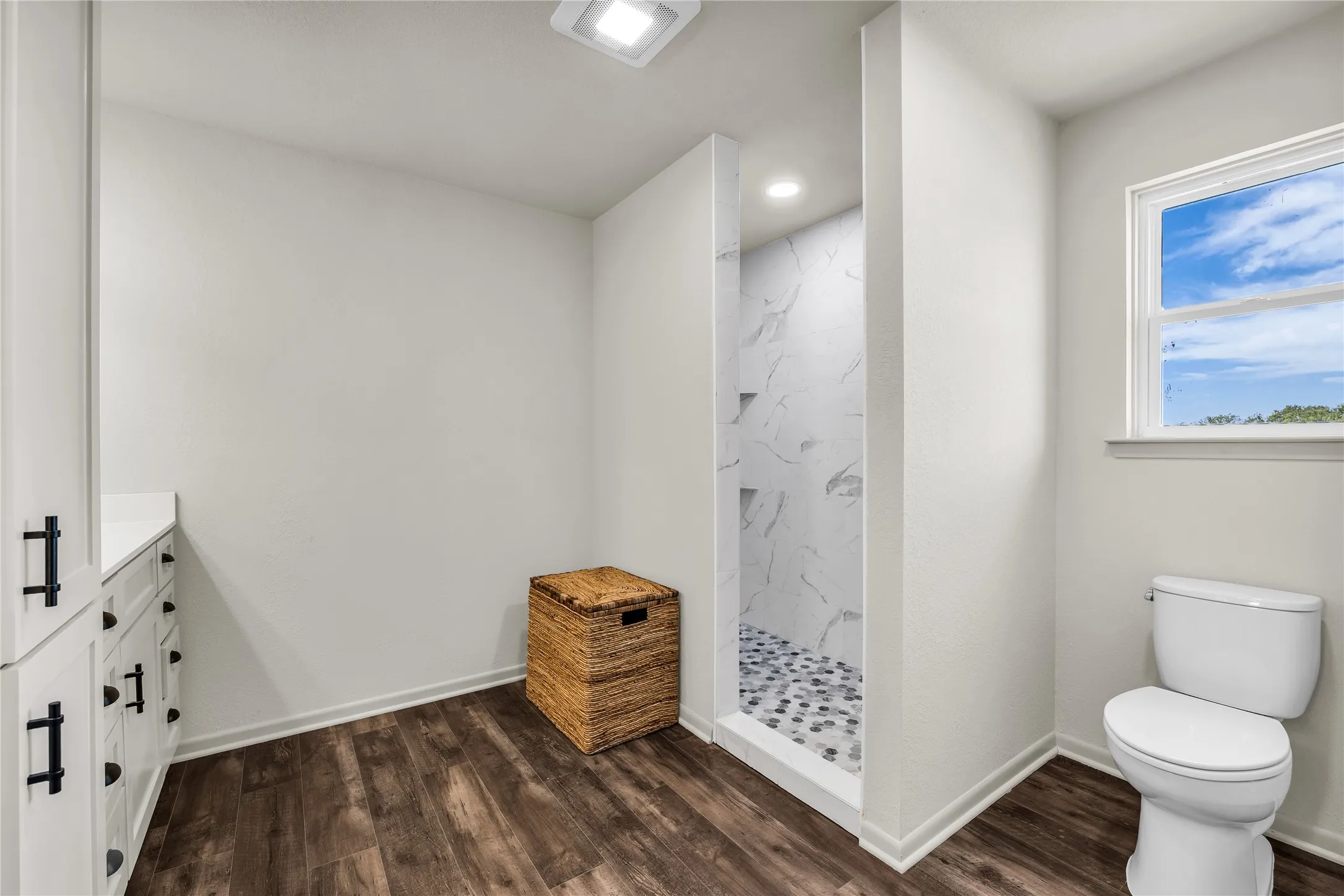 Single Family Residence For Sale in Mc Lennan County , 299 Aggie Way, China Spring, Texas 76633, 3 Bedroom, 3 Bathroom, Garage spaces, 2,038 Sqft, built in 1978, mls#21353693, Real Estate Agent in China Spring, Homes For Sale in Mc Lennan county, Homes For Sale in China Spring, Realtor in China Spring Texas, Real Estate Brokerage Independent Realty Texas, Luminita Cordes Realtor