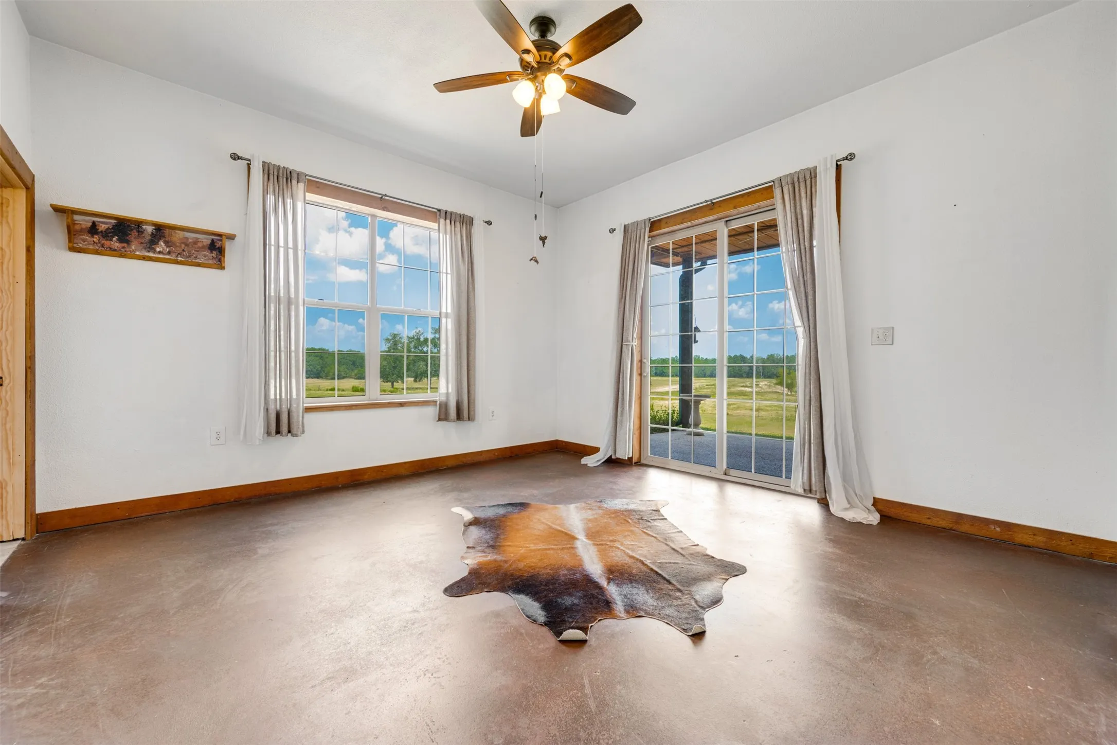 Single Family Residence For Sale in Red River (TX) County , 1521 County Road 3117, Clarksville, Texas 75426, 3 Bedroom, 5 Bathroom, 3 Garage spaces, 4,723 Sqft, built in 2012, mls#21353858, Real Estate Agent in Clarksville, Homes For Sale in Red River (TX) county, Homes For Sale in Clarksville, Realtor in Clarksville Texas, Real Estate Brokerage Independent Realty Texas, Luminita Cordes Realtor