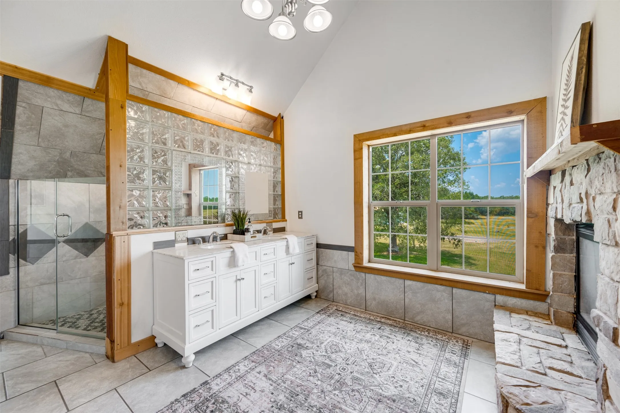 Single Family Residence For Sale in Red River (TX) County , 1521 County Road 3117, Clarksville, Texas 75426, 3 Bedroom, 5 Bathroom, 3 Garage spaces, 4,723 Sqft, built in 2012, mls#21353858, Real Estate Agent in Clarksville, Homes For Sale in Red River (TX) county, Homes For Sale in Clarksville, Realtor in Clarksville Texas, Real Estate Brokerage Independent Realty Texas, Luminita Cordes Realtor