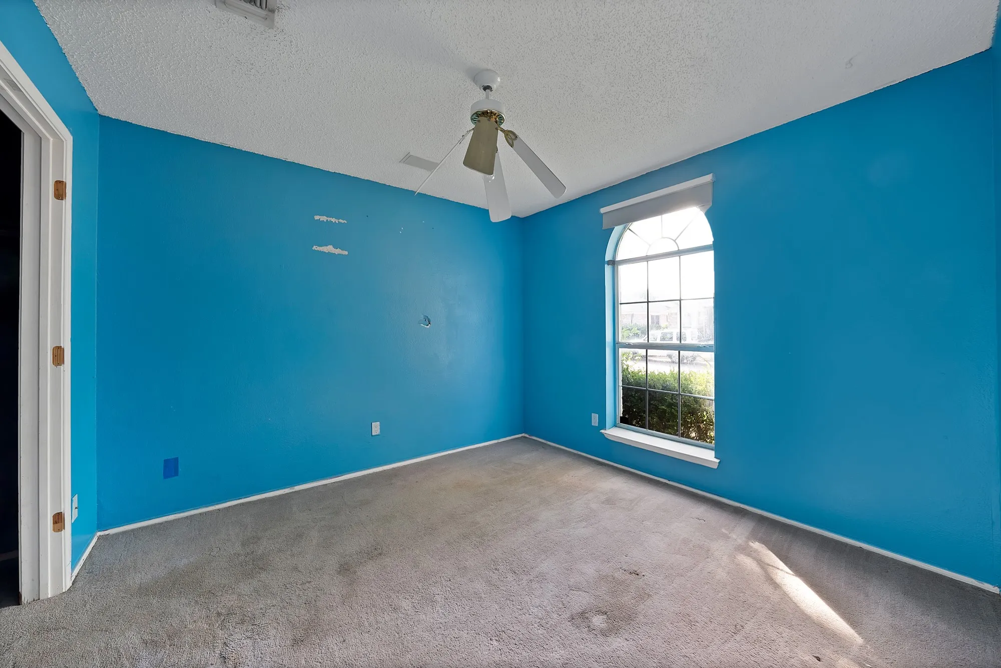 Single Family Residence For Sale in Dallas County , 2137 Emerald Oaks, Mesquite, Texas 75181, 3 Bedroom, 2 Bathroom, Garage spaces, 1,740 Sqft, built in 1992, mls#21353051, Real Estate Agent in Mesquite, Homes For Sale in Dallas county, Homes For Sale in Mesquite, Realtor in Mesquite Texas, Real Estate Brokerage Independent Realty Texas, Luminita Cordes Realtor