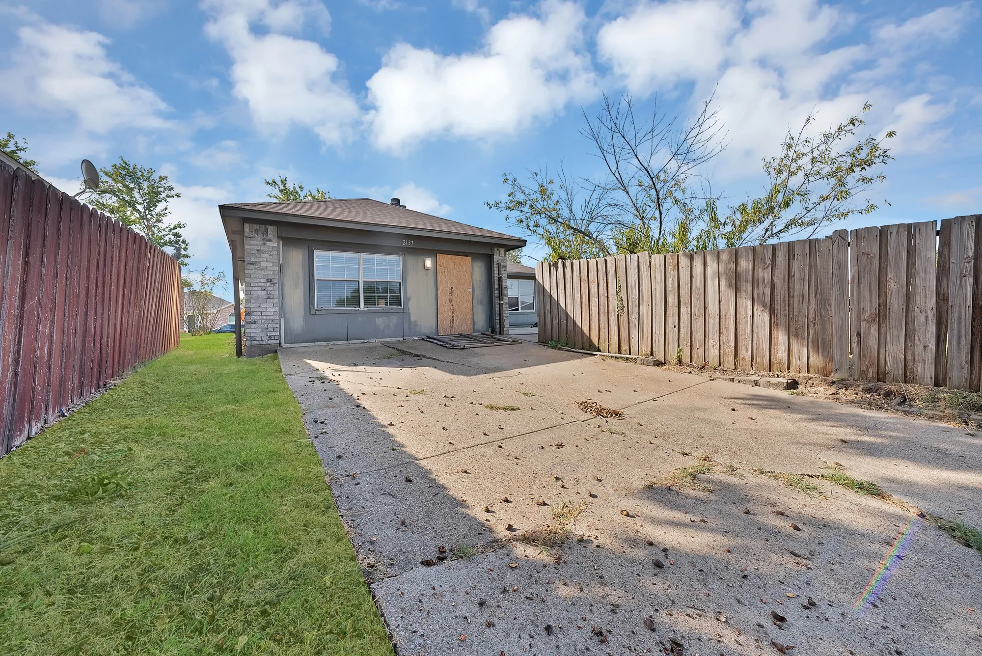 Single Family Residence For Sale in Dallas County , 2137 Emerald Oaks, Mesquite, Texas 75181, 3 Bedroom, 2 Bathroom, Garage spaces, 1,740 Sqft, built in 1992, mls#21353051, Real Estate Agent in Mesquite, Homes For Sale in Dallas county, Homes For Sale in Mesquite, Realtor in Mesquite Texas, Real Estate Brokerage Independent Realty Texas, Luminita Cordes Realtor