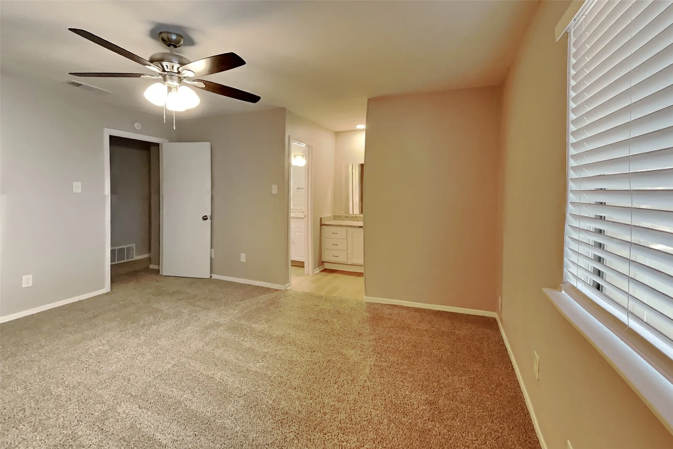 Single Family Residence For Rent in Dallas County , 2930 Canis Circle, Garland, Texas 75044, 3 Bedroom, 3 Bathroom, 2 Garage spaces, 1,540 Sqft, built in 1979, mls#21354076, Real Estate Agent in Garland, Homes For Rent in Dallas county, Homes For Rent in Garland, Realtor in Garland Texas, Real Estate Brokerage Independent Realty Texas, Luminita Cordes Realtor