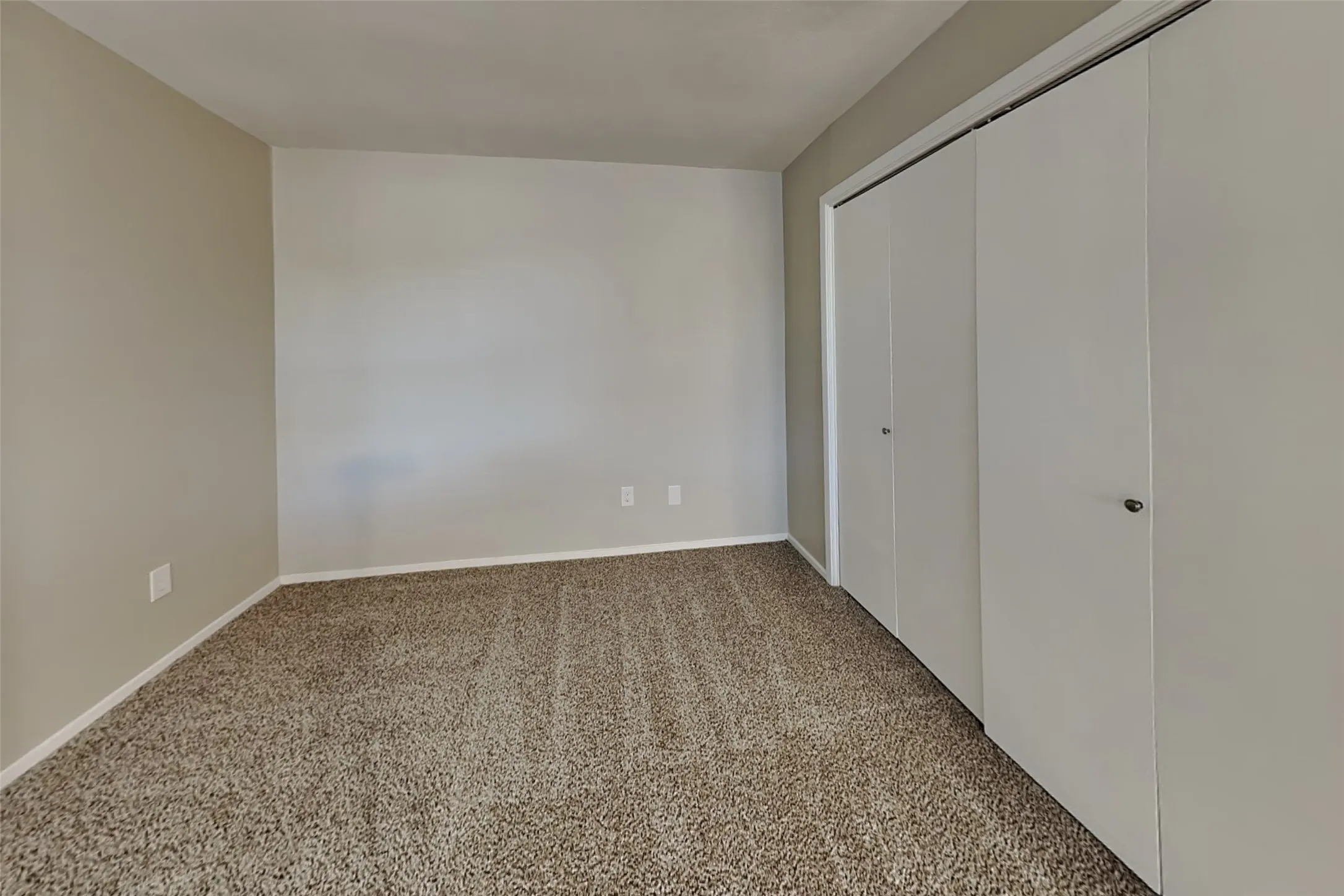 Single Family Residence For Rent in Dallas County , 2930 Canis Circle, Garland, Texas 75044, 3 Bedroom, 3 Bathroom, 2 Garage spaces, 1,540 Sqft, built in 1979, mls#21354076, Real Estate Agent in Garland, Homes For Rent in Dallas county, Homes For Rent in Garland, Realtor in Garland Texas, Real Estate Brokerage Independent Realty Texas, Luminita Cordes Realtor