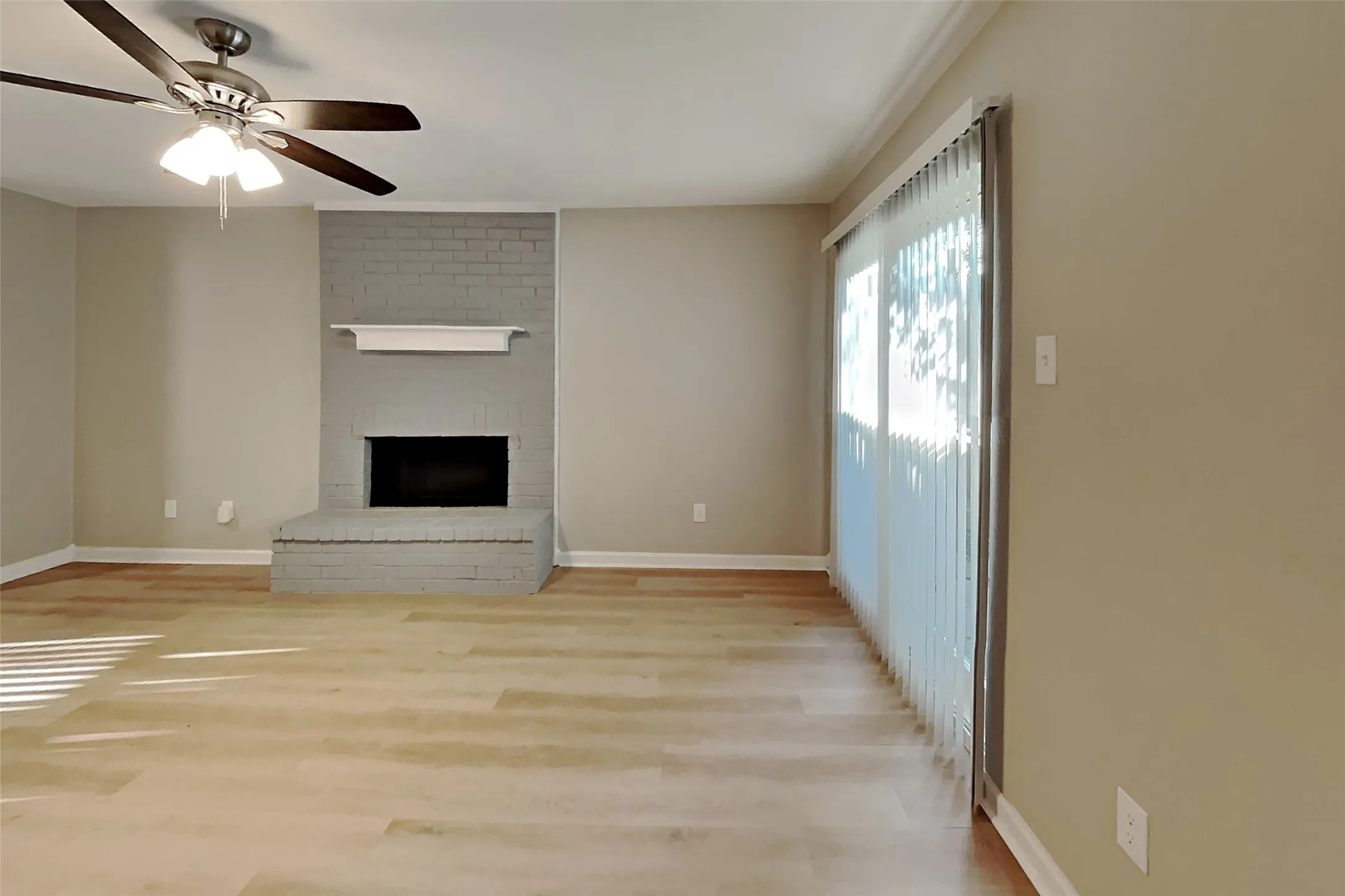 Single Family Residence For Rent in Dallas County , 2930 Canis Circle, Garland, Texas 75044, 3 Bedroom, 3 Bathroom, 2 Garage spaces, 1,540 Sqft, built in 1979, mls#21354076, Real Estate Agent in Garland, Homes For Rent in Dallas county, Homes For Rent in Garland, Realtor in Garland Texas, Real Estate Brokerage Independent Realty Texas, Luminita Cordes Realtor