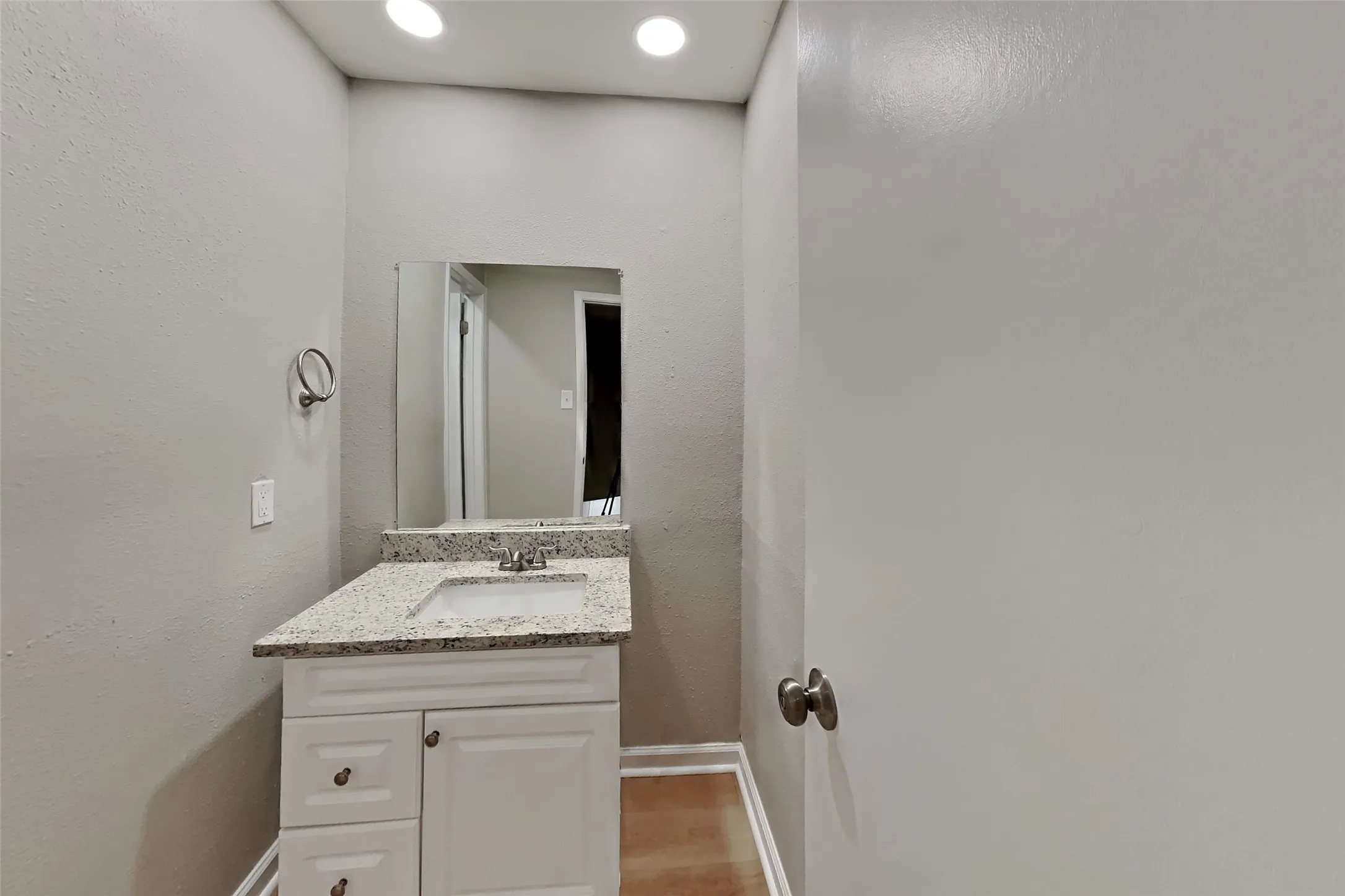 Single Family Residence For Rent in Dallas County , 2930 Canis Circle, Garland, Texas 75044, 3 Bedroom, 3 Bathroom, 2 Garage spaces, 1,540 Sqft, built in 1979, mls#21354076, Real Estate Agent in Garland, Homes For Rent in Dallas county, Homes For Rent in Garland, Realtor in Garland Texas, Real Estate Brokerage Independent Realty Texas, Luminita Cordes Realtor