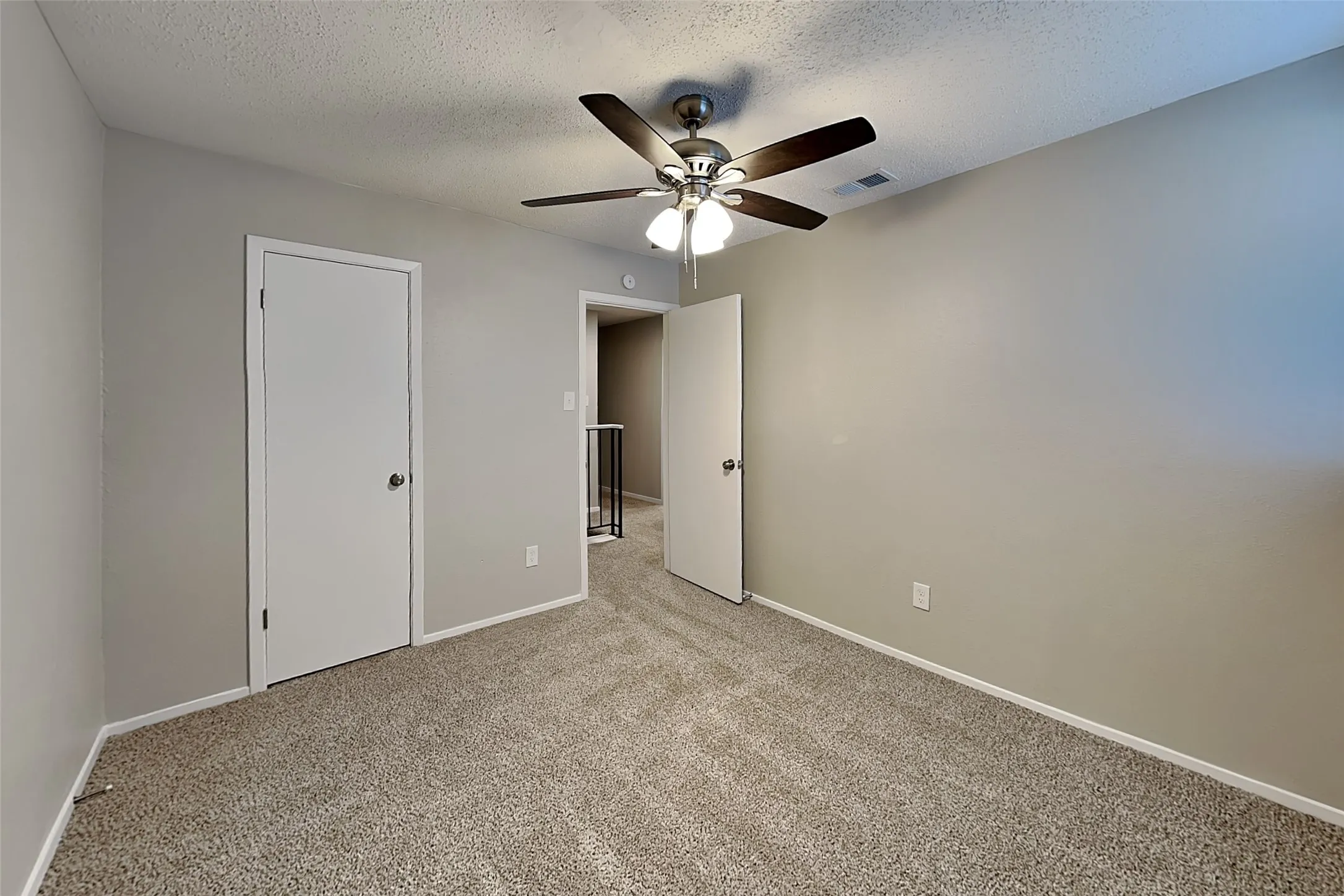 Single Family Residence For Rent in Dallas County , 2930 Canis Circle, Garland, Texas 75044, 3 Bedroom, 3 Bathroom, 2 Garage spaces, 1,540 Sqft, built in 1979, mls#21354076, Real Estate Agent in Garland, Homes For Rent in Dallas county, Homes For Rent in Garland, Realtor in Garland Texas, Real Estate Brokerage Independent Realty Texas, Luminita Cordes Realtor