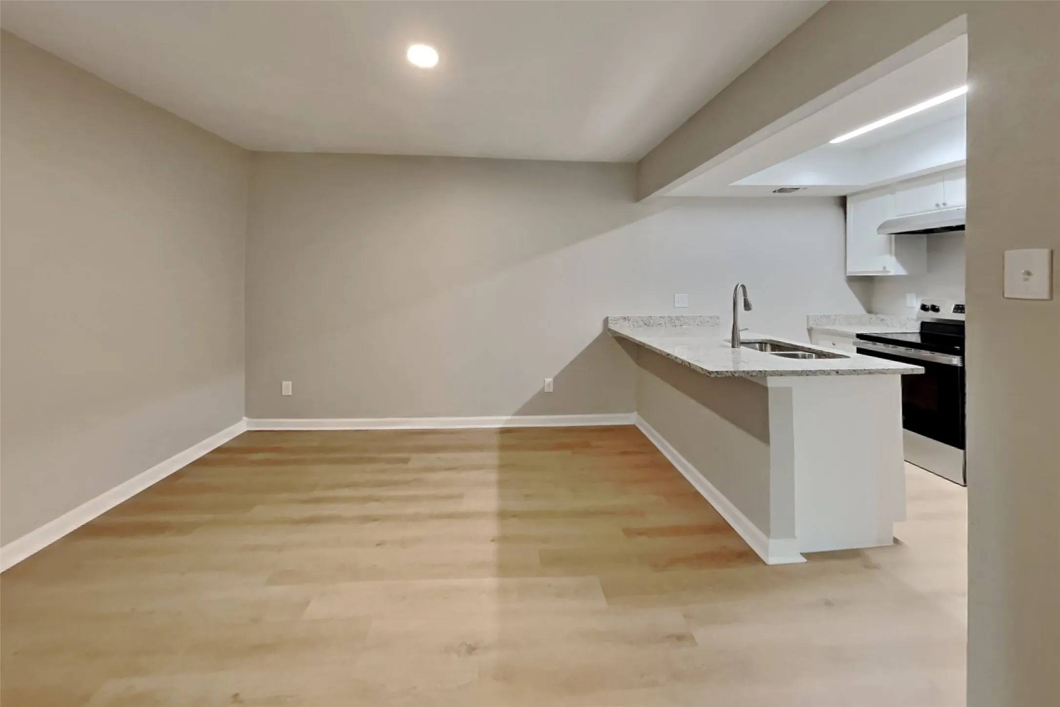 Single Family Residence For Rent in Dallas County , 2930 Canis Circle, Garland, Texas 75044, 3 Bedroom, 3 Bathroom, 2 Garage spaces, 1,540 Sqft, built in 1979, mls#21354076, Real Estate Agent in Garland, Homes For Rent in Dallas county, Homes For Rent in Garland, Realtor in Garland Texas, Real Estate Brokerage Independent Realty Texas, Luminita Cordes Realtor