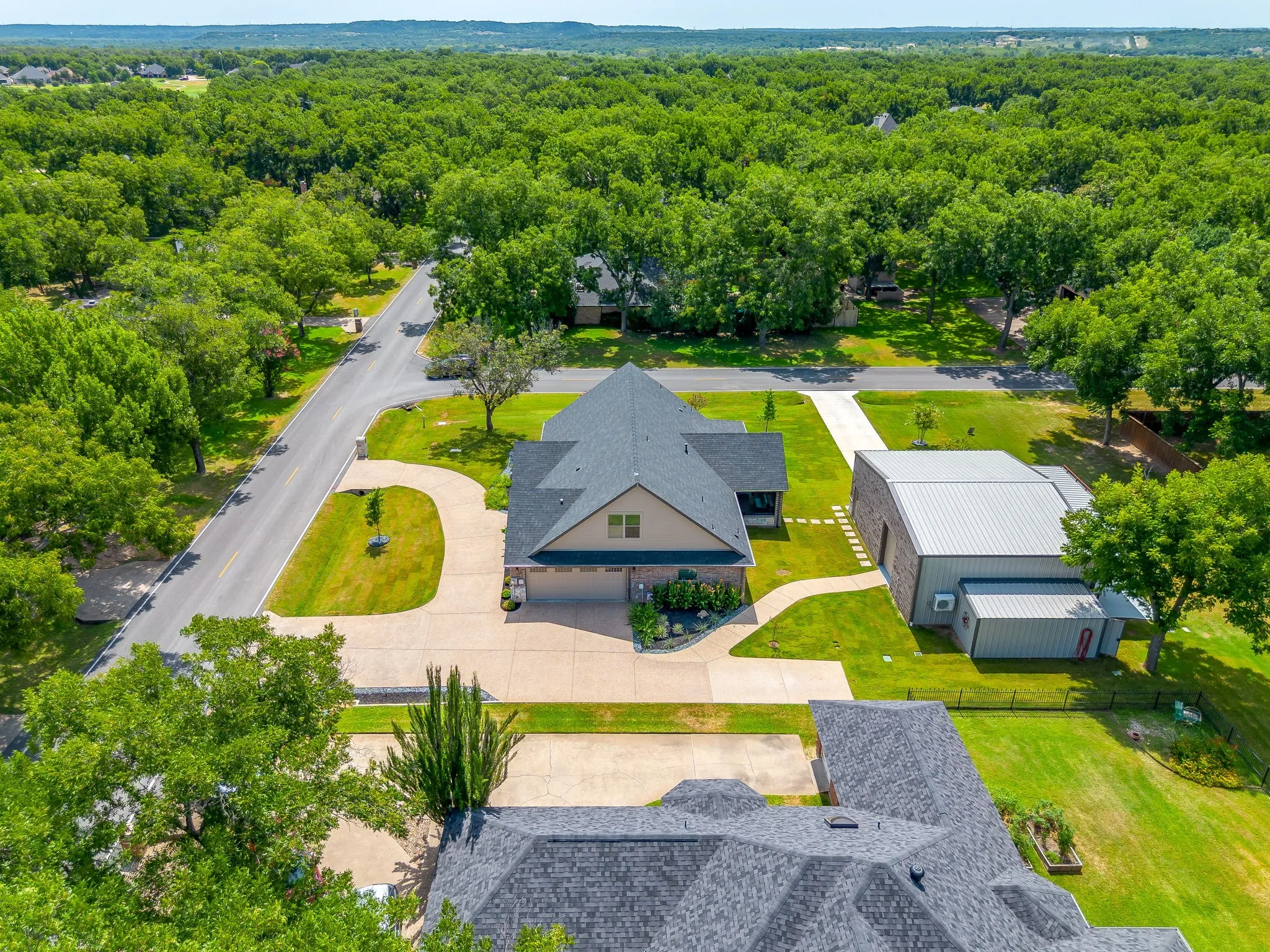 Single Family Residence For Sale in Hood County , 5418 Wedgefield Road, Granbury, Texas 76049, 4 Bedroom, 3 Bathroom, 2 Garage spaces, 2,309 Sqft, built in 2020, mls#21349504, Real Estate Agent in Granbury, Homes For Sale in Hood county, Homes For Sale in Granbury, Realtor in Granbury Texas, Real Estate Brokerage Independent Realty Texas, Luminita Cordes Realtor