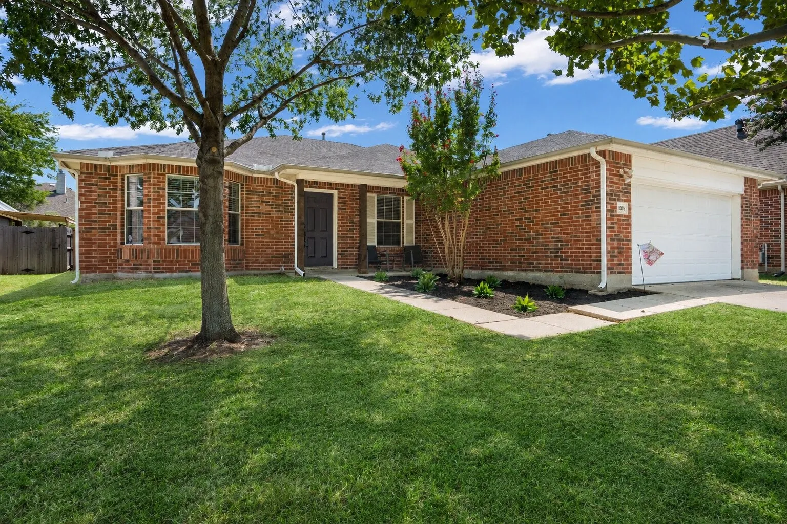 Single Family Residence For Sale in Denton County , 4306 Wood Stone Circle, Corinth, Texas 76208, 4 Bedroom, 2 Bathroom, 2 Garage spaces, 1,993 Sqft, built in 2004, mls#21350711, Real Estate Agent in Corinth, Homes For Sale in Denton county, Homes For Sale in Corinth, Realtor in Corinth Texas, Real Estate Brokerage Independent Realty Texas, Luminita Cordes Realtor