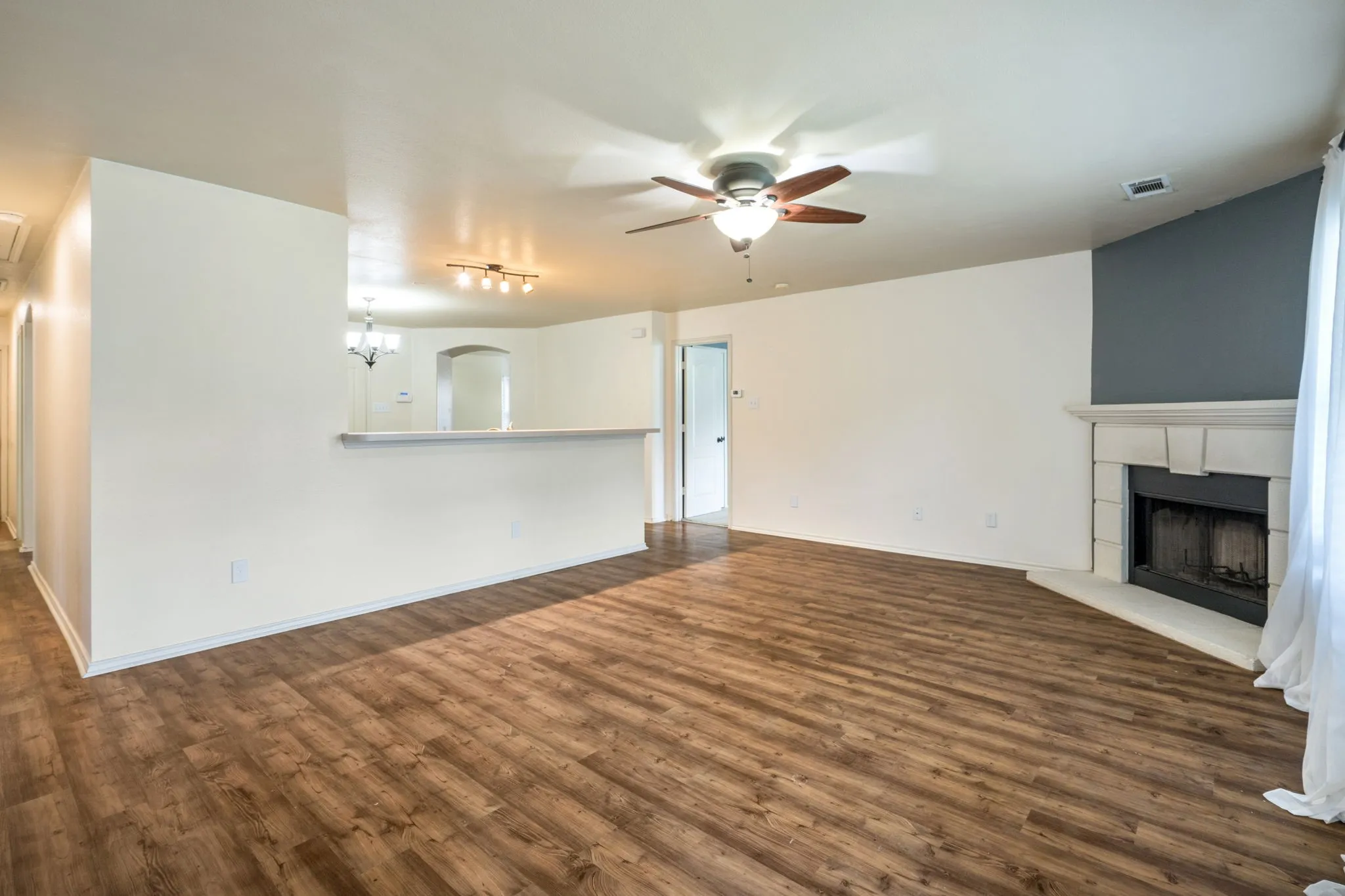 Single Family Residence For Sale in Denton County , 4306 Wood Stone Circle, Corinth, Texas 76208, 4 Bedroom, 2 Bathroom, 2 Garage spaces, 1,993 Sqft, built in 2004, mls#21350711, Real Estate Agent in Corinth, Homes For Sale in Denton county, Homes For Sale in Corinth, Realtor in Corinth Texas, Real Estate Brokerage Independent Realty Texas, Luminita Cordes Realtor