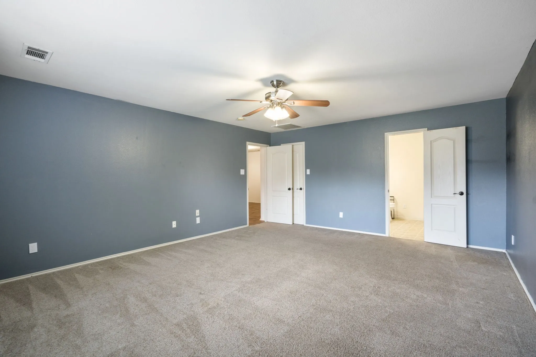 Single Family Residence For Sale in Denton County , 4306 Wood Stone Circle, Corinth, Texas 76208, 4 Bedroom, 2 Bathroom, 2 Garage spaces, 1,993 Sqft, built in 2004, mls#21350711, Real Estate Agent in Corinth, Homes For Sale in Denton county, Homes For Sale in Corinth, Realtor in Corinth Texas, Real Estate Brokerage Independent Realty Texas, Luminita Cordes Realtor