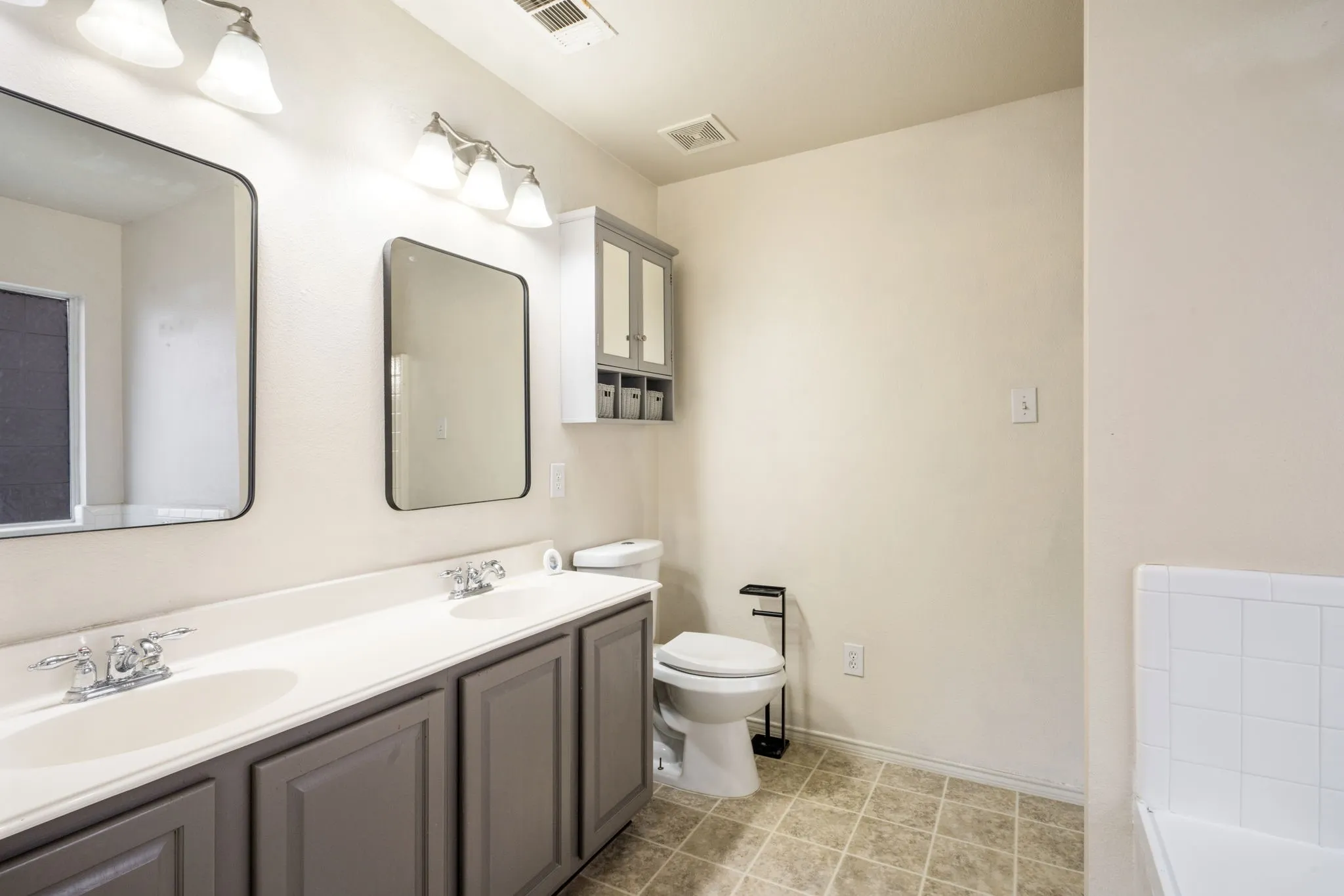 Single Family Residence For Sale in Denton County , 4306 Wood Stone Circle, Corinth, Texas 76208, 4 Bedroom, 2 Bathroom, 2 Garage spaces, 1,993 Sqft, built in 2004, mls#21350711, Real Estate Agent in Corinth, Homes For Sale in Denton county, Homes For Sale in Corinth, Realtor in Corinth Texas, Real Estate Brokerage Independent Realty Texas, Luminita Cordes Realtor