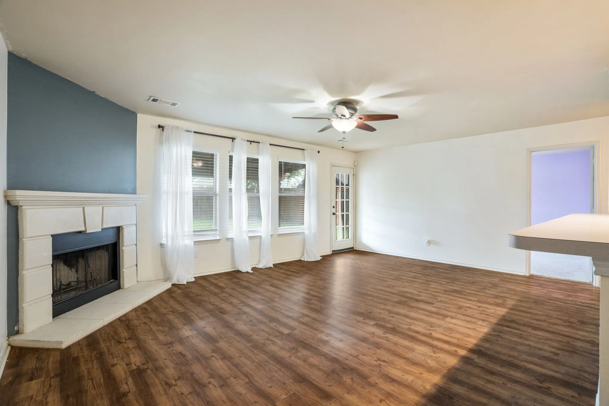 Single Family Residence For Sale in Denton County , 4306 Wood Stone Circle, Corinth, Texas 76208, 4 Bedroom, 2 Bathroom, 2 Garage spaces, 1,993 Sqft, built in 2004, mls#21350711, Real Estate Agent in Corinth, Homes For Sale in Denton county, Homes For Sale in Corinth, Realtor in Corinth Texas, Real Estate Brokerage Independent Realty Texas, Luminita Cordes Realtor