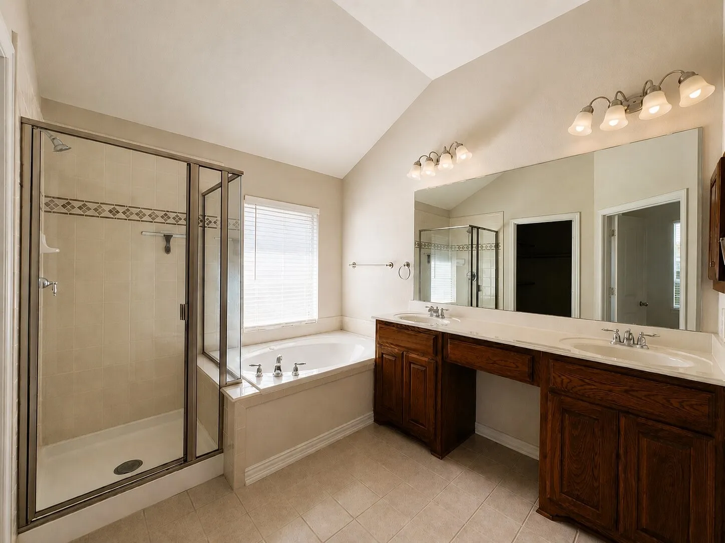 Single Family Residence For Rent in Collin County , 5724 Silverton Avenue, Mc Kinney, Texas 75070, 3 Bedroom, 2 Bathroom, 2 Garage spaces, 1,965 Sqft, built in 2006, mls#21353819, Real Estate Agent in Mc Kinney, Homes For Rent in Collin county, Homes For Rent in Mc Kinney, Realtor in Mc Kinney Texas, Real Estate Brokerage Independent Realty Texas, Luminita Cordes Realtor