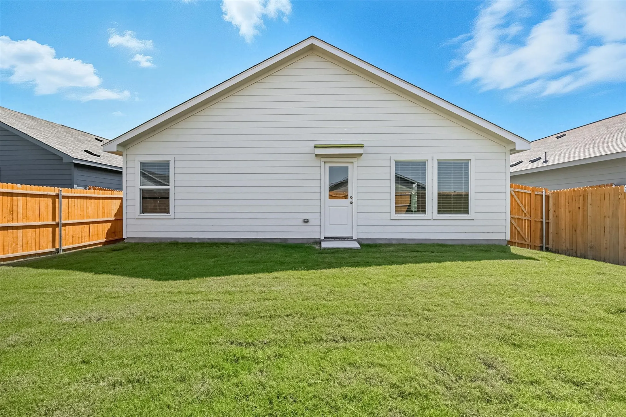 Single Family Residence For Rent in Collin County , 638 Montclair Avenue, Princeton, Texas 75407, 3 Bedroom, 2 Bathroom, 2 Garage spaces, 1,474 Sqft, built in 2025, mls#21354085, Real Estate Agent in Princeton, Homes For Rent in Collin county, Homes For Rent in Princeton, Realtor in Princeton Texas, Real Estate Brokerage Independent Realty Texas, Luminita Cordes Realtor