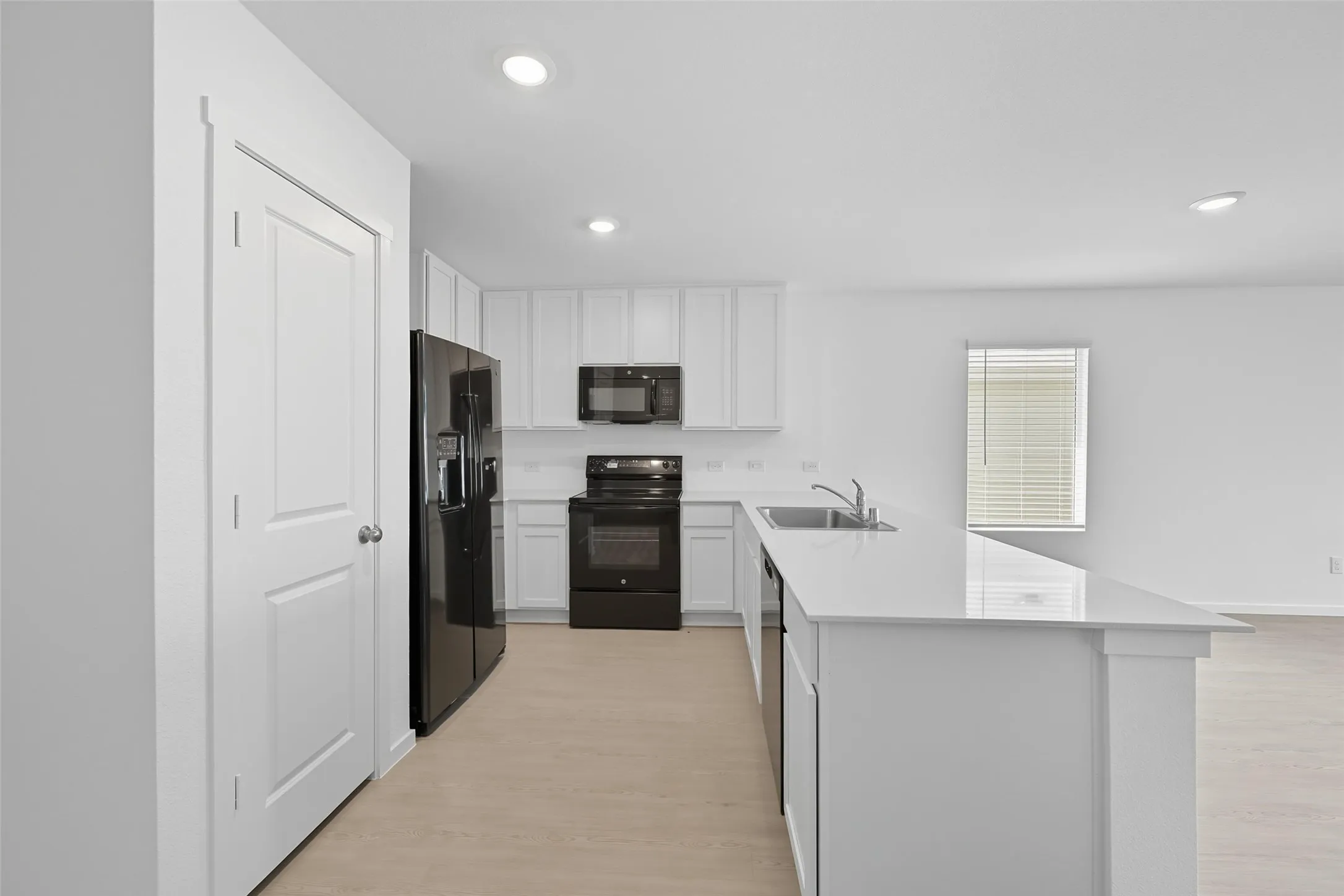 Single Family Residence For Rent in Collin County , 638 Montclair Avenue, Princeton, Texas 75407, 3 Bedroom, 2 Bathroom, 2 Garage spaces, 1,474 Sqft, built in 2025, mls#21354085, Real Estate Agent in Princeton, Homes For Rent in Collin county, Homes For Rent in Princeton, Realtor in Princeton Texas, Real Estate Brokerage Independent Realty Texas, Luminita Cordes Realtor