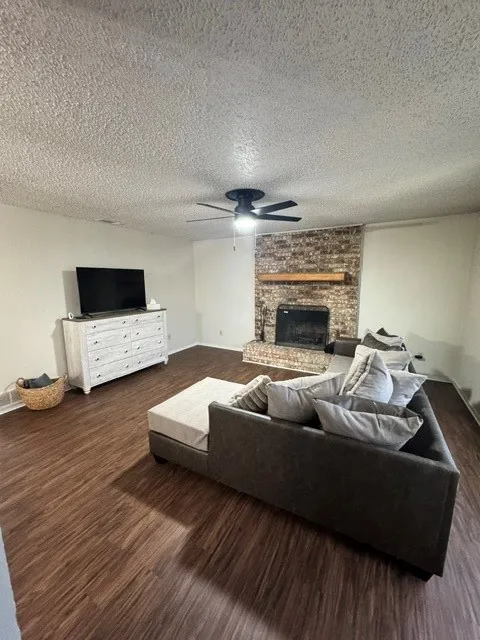 Duplex For Rent in Taylor County , 985 Minter Lane, Abilene, Texas 79603, 2 Bedroom, 2 Bathroom, Garage spaces, 2,250 Sqft, built in 1977, mls#21354087, Real Estate Agent in Abilene, Homes For Rent in Taylor county, Homes For Rent in Abilene, Realtor in Abilene Texas, Real Estate Brokerage Independent Realty Texas, Luminita Cordes Realtor