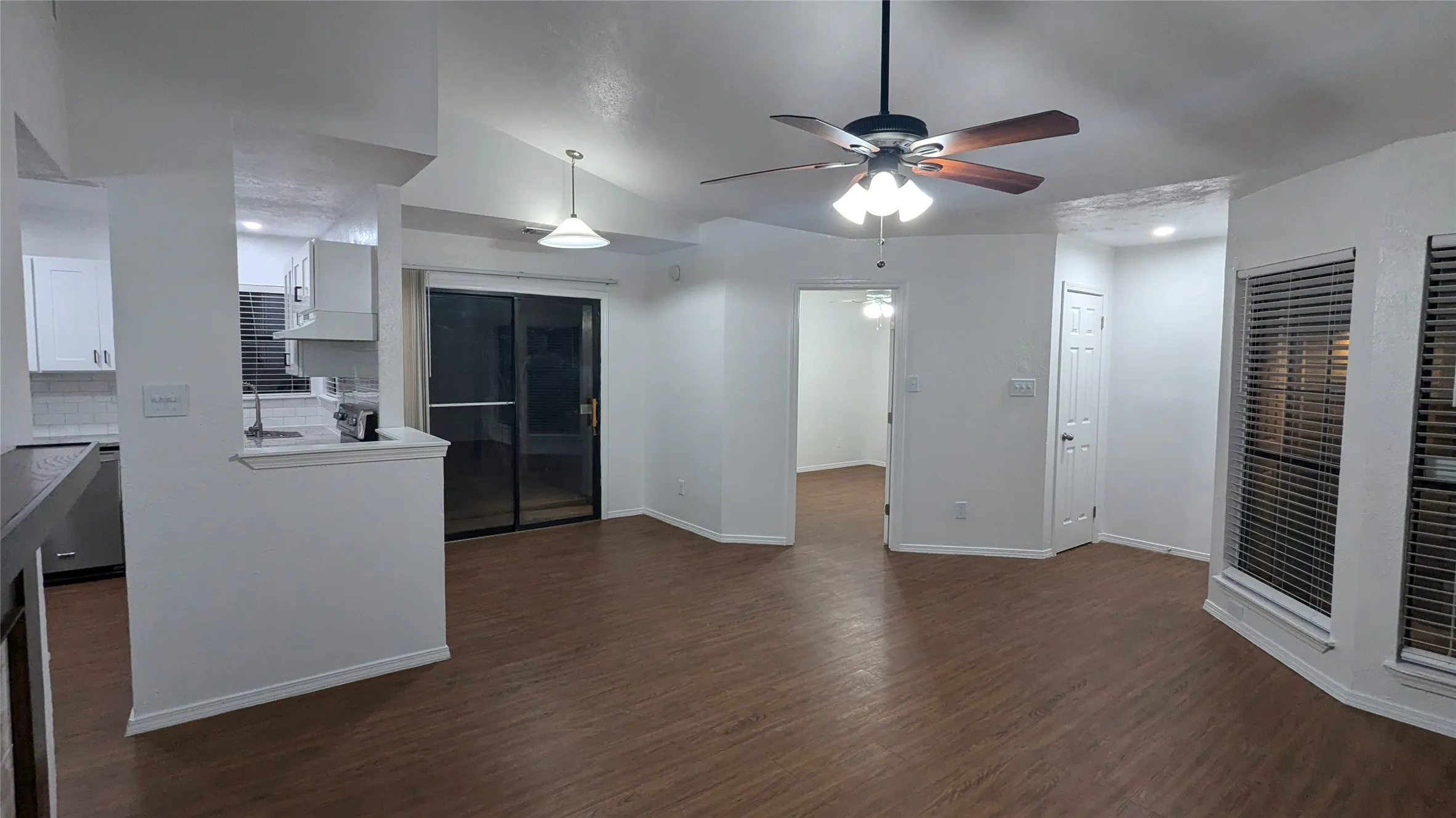 Duplex For Rent in Dallas County , 415 Liberty Place, Grand Prairie, Texas 75052, 3 Bedroom, 2 Bathroom, Garage spaces, 1,201 Sqft, built in 1984, Price $1,995, mls#21354044, Real Estate Agent in Grand Prairie, Homes For Rent in Dallas county, Homes For Rent in Grand Prairie, Realtor in Grand Prairie Texas, Real Estate Brokerage Independent Realty Texas, Luminita Cordes Realtor