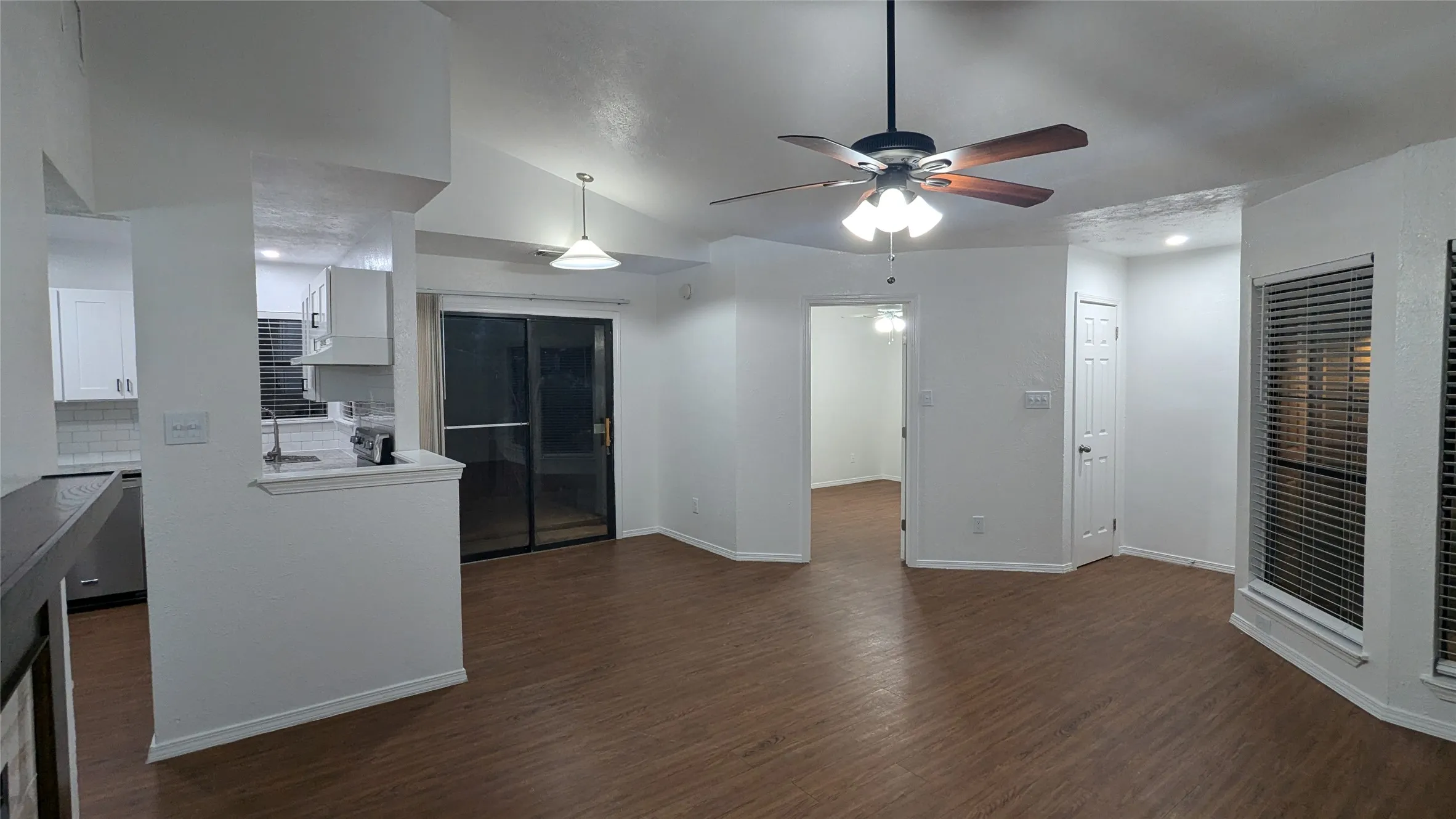 Duplex For Rent in Dallas County , 415 Liberty Place, Grand Prairie, Texas 75052, 3 Bedroom, 2 Bathroom, Garage spaces, 1,201 Sqft, built in 1984, Price $1,995, mls#21354044, Real Estate Agent in Grand Prairie, Homes For Rent in Dallas county, Homes For Rent in Grand Prairie, Realtor in Grand Prairie Texas, Real Estate Brokerage Independent Realty Texas, Luminita Cordes Realtor