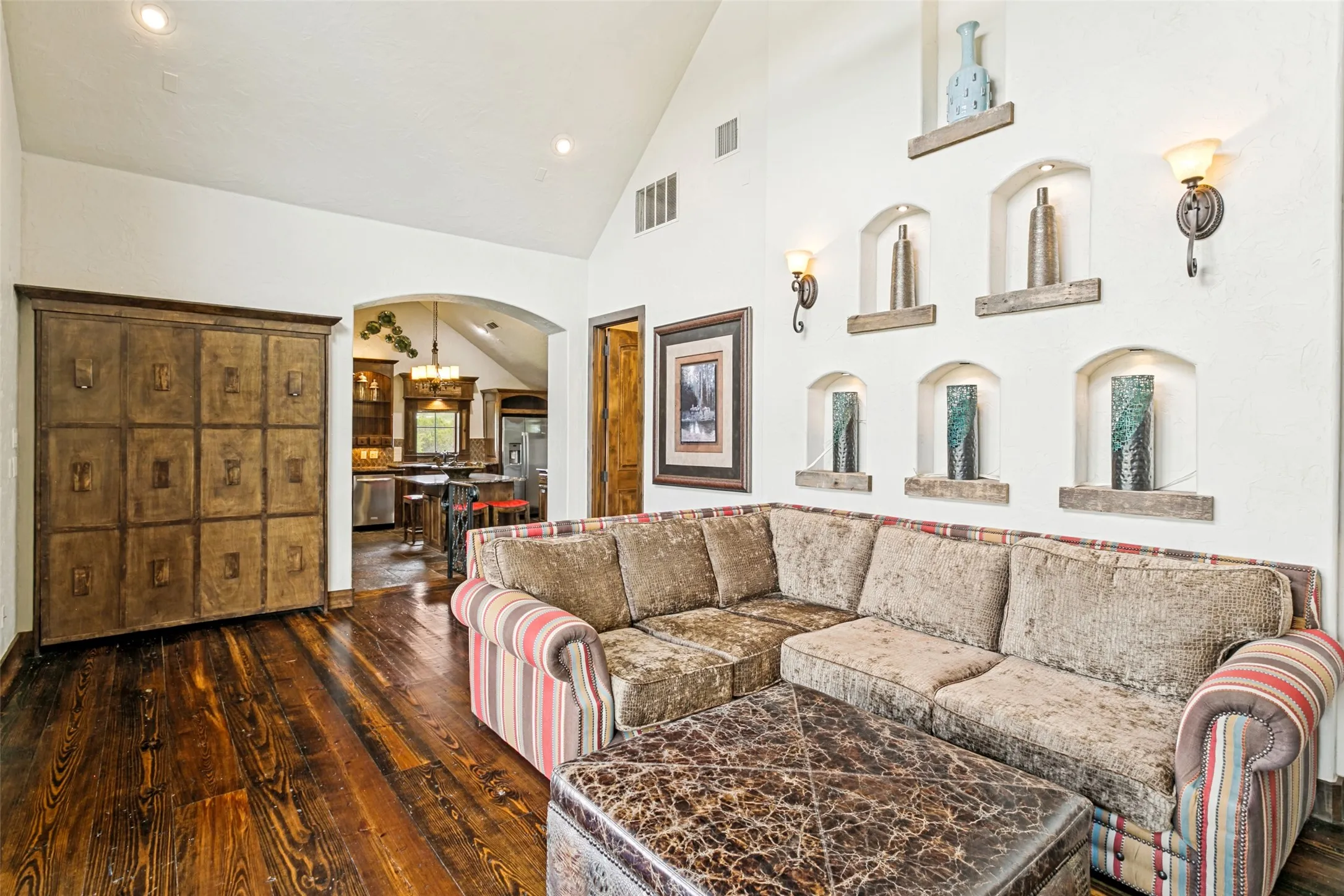 Townhouse For Sale in Palo Pinto County , 2030 Harbor Way 401, Possum Kingdom Lake, Texas 76449, 1 Bedroom, 2 Bathrooms, 1 Garage spaces, 1,462 Sqft, built in 2008, Price $369,500, mls#21349129, Real Estate Agent in Possum Kingdom Lake, Homes For Sale in Palo Pinto county, Homes For Sale in Possum Kingdom Lake, Realtor in Possum Kingdom Lake Texas, Real Estate Brokerage Independent Realty Texas, Luminita Cordes Realtor