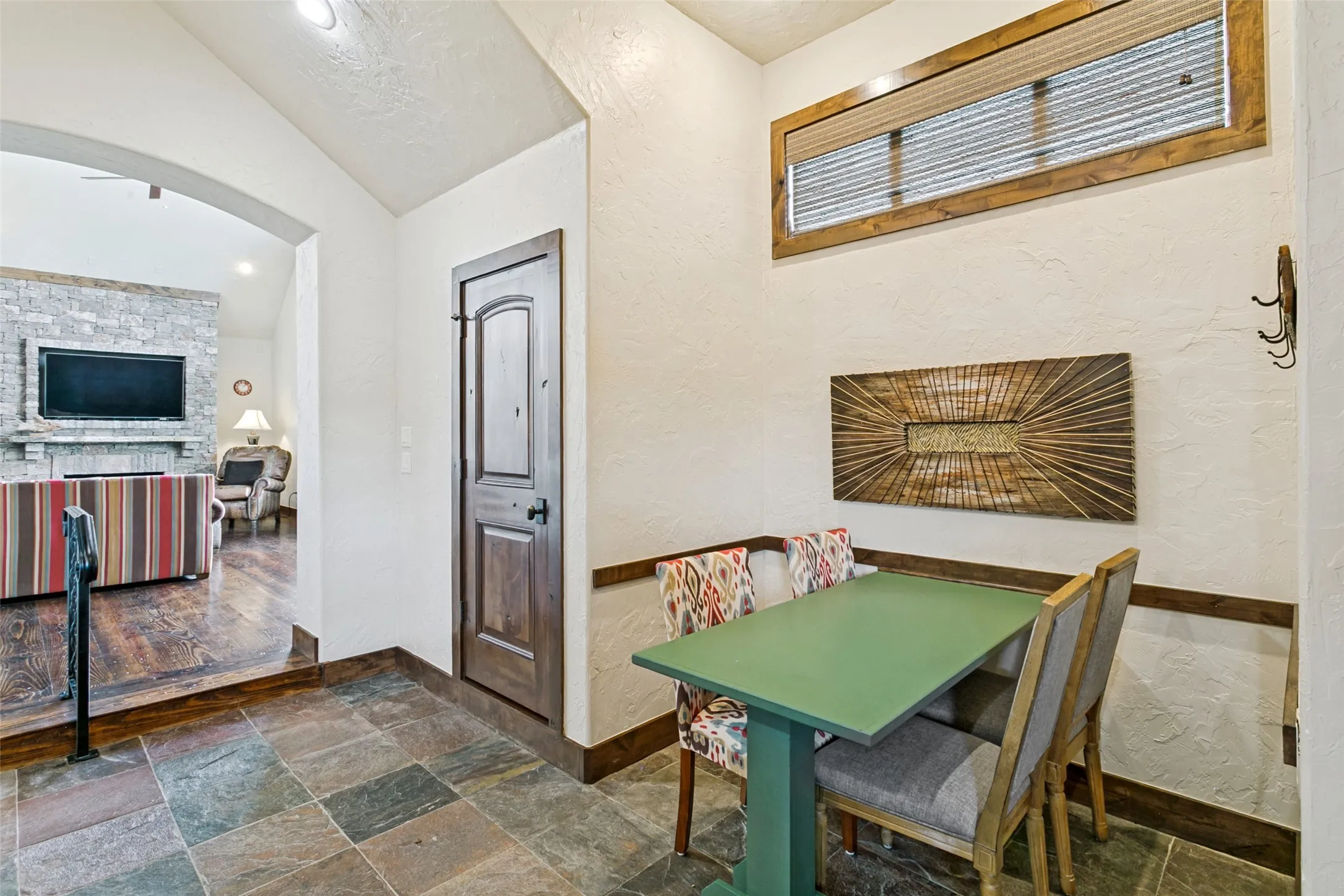 Eat-in Kitchen