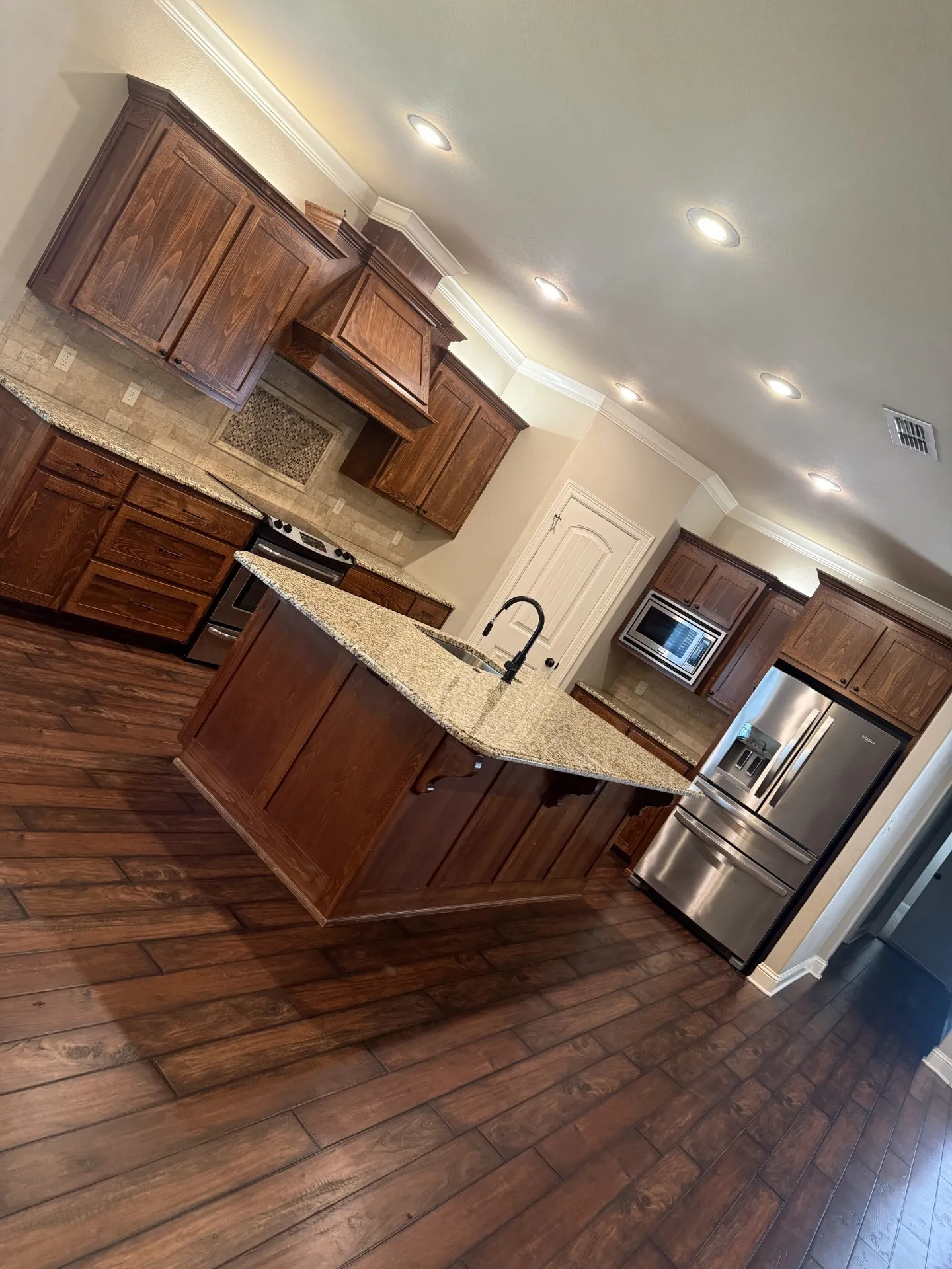 Single Family Residence For Sale in Harrison County , 160 Serenity Lane, Marshall, Texas 75672, 4 Bedroom, 2 Bathroom, 1 Garage spaces, 2,260 Sqft, built in 2015, mls#21353673, Real Estate Agent in Marshall, Homes For Sale in Harrison county, Homes For Sale in Marshall, Realtor in Marshall Texas, Real Estate Brokerage Independent Realty Texas, Luminita Cordes Realtor
