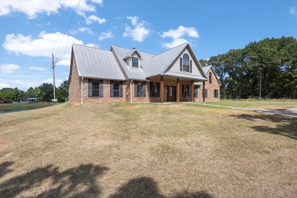 Single Family Residence For Sale in Van Zandt County , 2777 Vz County Road 1810, Grand Saline, Texas 75140, 6 Bedrooms, 4 Bathrooms, 2 Garage spaces, 3,266 Sqft, built in 2003, Price $850,000, mls#21353845, Real Estate Agent in Grand Saline, Homes For Sale in Van Zandt county, Homes For Sale in Grand Saline, Realtor in Grand Saline Texas, Real Estate Brokerage Independent Realty Texas, Luminita Cordes Realtor