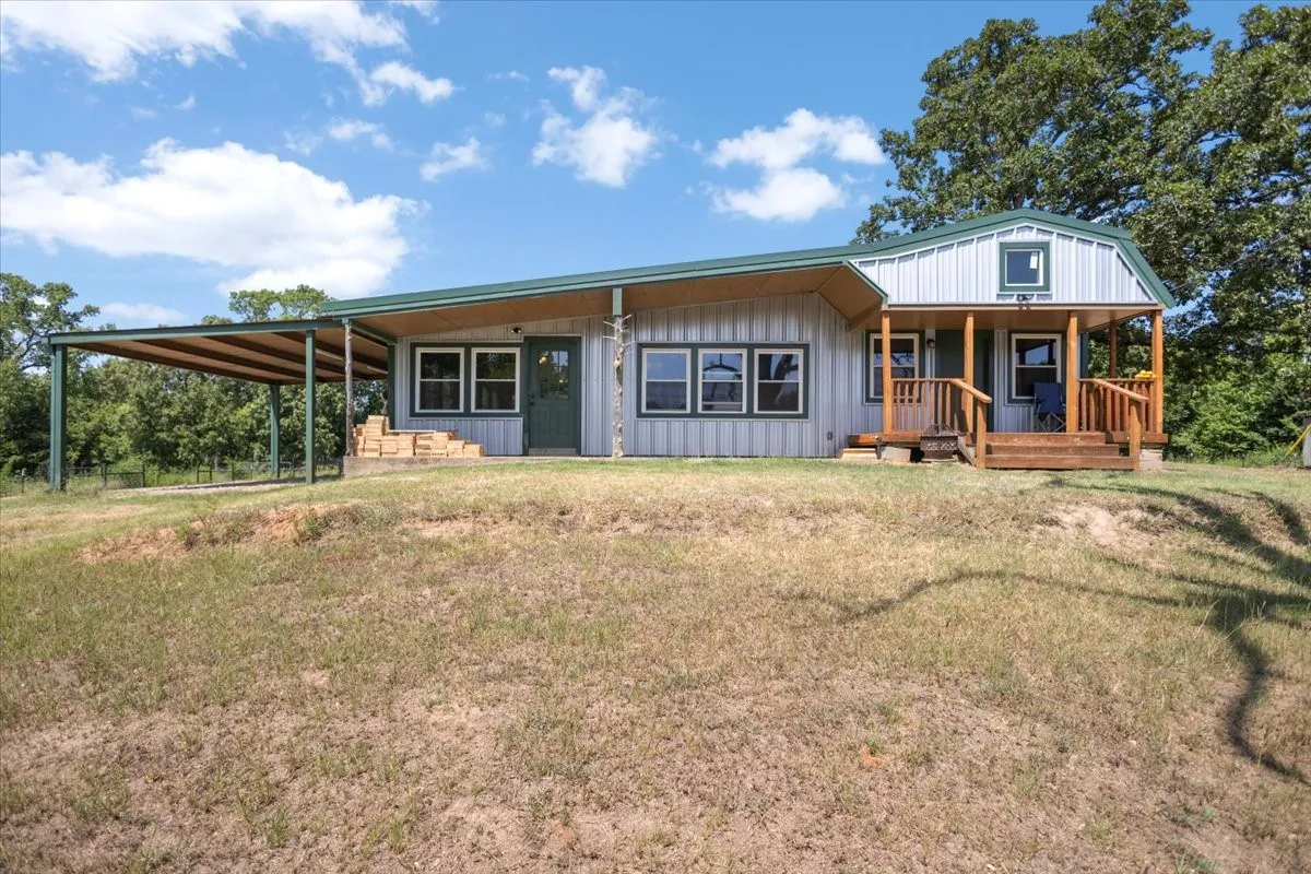 Single Family Residence For Sale in Van Zandt County , 2777 Vz County Road 1810, Grand Saline, Texas 75140, 6 Bedrooms, 4 Bathrooms, 2 Garage spaces, 3,266 Sqft, built in 2003, Price $850,000, mls#21353845, Real Estate Agent in Grand Saline, Homes For Sale in Van Zandt county, Homes For Sale in Grand Saline, Realtor in Grand Saline Texas, Real Estate Brokerage Independent Realty Texas, Luminita Cordes Realtor