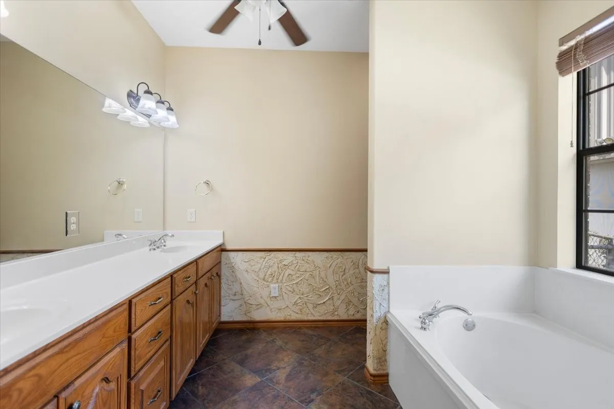 Single Family Residence For Sale in Van Zandt County , 2777 Vz County Road 1810, Grand Saline, Texas 75140, 6 Bedrooms, 4 Bathrooms, 2 Garage spaces, 3,266 Sqft, built in 2003, Price $850,000, mls#21353845, Real Estate Agent in Grand Saline, Homes For Sale in Van Zandt county, Homes For Sale in Grand Saline, Realtor in Grand Saline Texas, Real Estate Brokerage Independent Realty Texas, Luminita Cordes Realtor