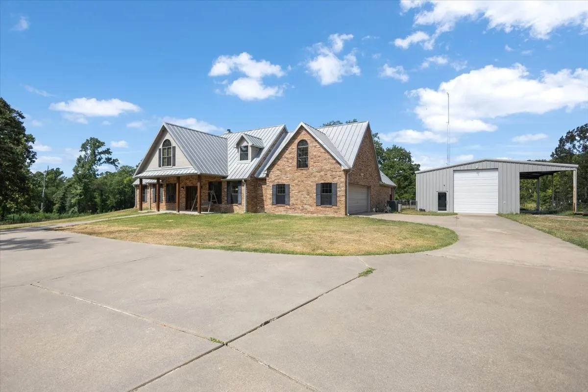 Single Family Residence For Sale in Van Zandt County , 2777 Vz County Road 1810, Grand Saline, Texas 75140, 6 Bedrooms, 4 Bathrooms, 2 Garage spaces, 3,266 Sqft, built in 2003, Price $850,000, mls#21353845, Real Estate Agent in Grand Saline, Homes For Sale in Van Zandt county, Homes For Sale in Grand Saline, Realtor in Grand Saline Texas, Real Estate Brokerage Independent Realty Texas, Luminita Cordes Realtor