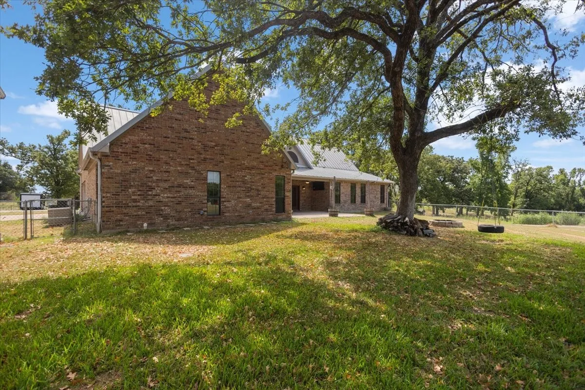 Single Family Residence For Sale in Van Zandt County , 2777 Vz County Road 1810, Grand Saline, Texas 75140, 6 Bedrooms, 4 Bathrooms, 2 Garage spaces, 3,266 Sqft, built in 2003, Price $850,000, mls#21353845, Real Estate Agent in Grand Saline, Homes For Sale in Van Zandt county, Homes For Sale in Grand Saline, Realtor in Grand Saline Texas, Real Estate Brokerage Independent Realty Texas, Luminita Cordes Realtor