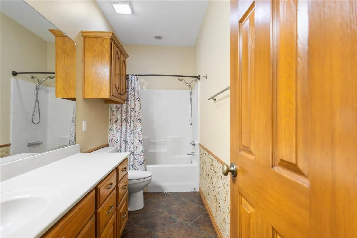 Single Family Residence For Sale in Van Zandt County , 2777 Vz County Road 1810, Grand Saline, Texas 75140, 6 Bedrooms, 4 Bathrooms, 2 Garage spaces, 3,266 Sqft, built in 2003, Price $850,000, mls#21353845, Real Estate Agent in Grand Saline, Homes For Sale in Van Zandt county, Homes For Sale in Grand Saline, Realtor in Grand Saline Texas, Real Estate Brokerage Independent Realty Texas, Luminita Cordes Realtor