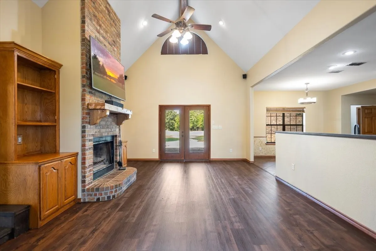 Single Family Residence For Sale in Van Zandt County , 2777 Vz County Road 1810, Grand Saline, Texas 75140, 6 Bedrooms, 4 Bathrooms, 2 Garage spaces, 3,266 Sqft, built in 2003, Price $850,000, mls#21353845, Real Estate Agent in Grand Saline, Homes For Sale in Van Zandt county, Homes For Sale in Grand Saline, Realtor in Grand Saline Texas, Real Estate Brokerage Independent Realty Texas, Luminita Cordes Realtor