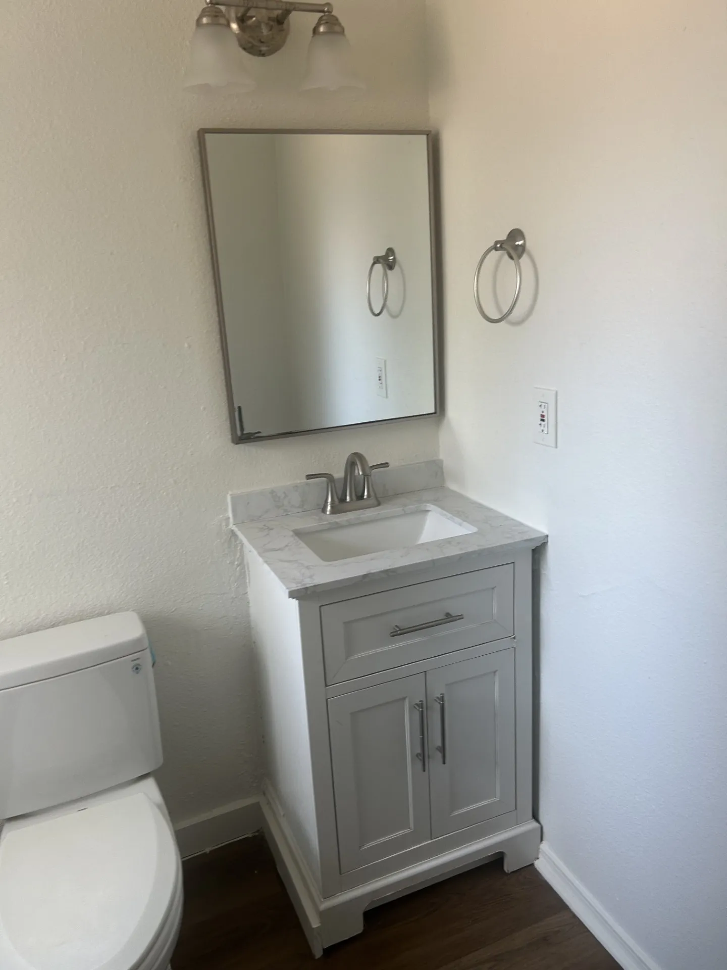 Single Family Residence For Rent in Dallas County , 517 Hawthorne Street, Irving, Texas 75061, 3 Bedroom, 1 Bathroom, Garage spaces, 1,000 Sqft, built in 1950, mls#21353970, Real Estate Agent in Irving, Homes For Rent in Dallas county, Homes For Rent in Irving, Realtor in Irving Texas, Real Estate Brokerage Independent Realty Texas, Luminita Cordes Realtor