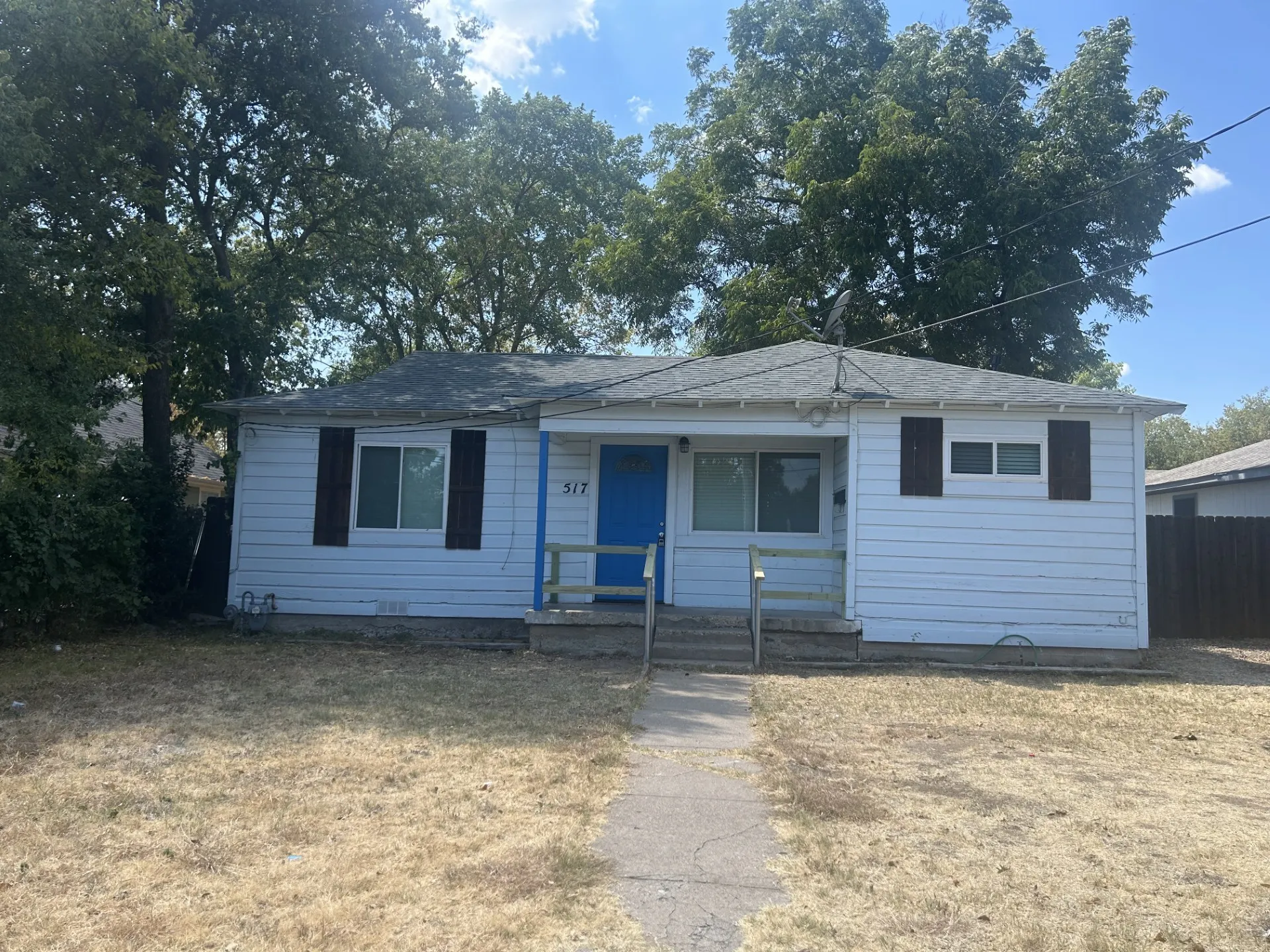 Single Family Residence For Rent in Dallas County , 517 Hawthorne Street, Irving, Texas 75061, 3 Bedroom, 1 Bathroom, Garage spaces, 1,000 Sqft, built in 1950, mls#21353970, Real Estate Agent in Irving, Homes For Rent in Dallas county, Homes For Rent in Irving, Realtor in Irving Texas, Real Estate Brokerage Independent Realty Texas, Luminita Cordes Realtor