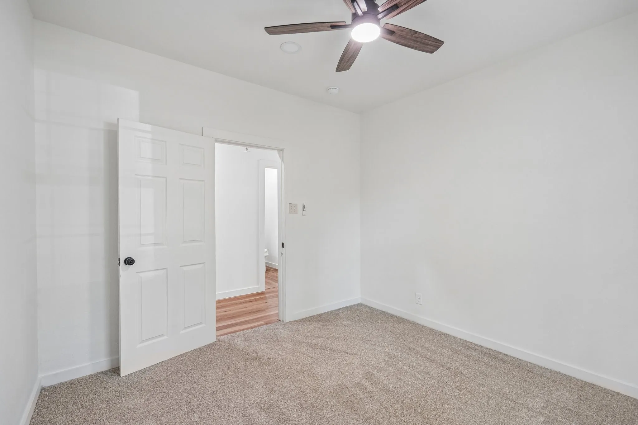 Single Family Residence For Sale in Kaufman County , 1114 N CATHERINE Street, Terrell, Texas 75160, 3 Bedroom, 2 Bathroom, Garage spaces, 1,710 Sqft, built in 1970, mls#21354070, Real Estate Agent in Terrell, Homes For Sale in Kaufman county, Homes For Sale in Terrell, Realtor in Terrell Texas, Real Estate Brokerage Independent Realty Texas, Luminita Cordes Realtor
