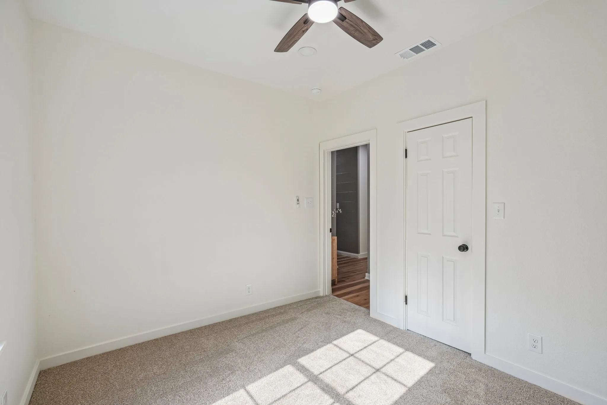 Single Family Residence For Sale in Kaufman County , 1114 N CATHERINE Street, Terrell, Texas 75160, 3 Bedroom, 2 Bathroom, Garage spaces, 1,710 Sqft, built in 1970, mls#21354070, Real Estate Agent in Terrell, Homes For Sale in Kaufman county, Homes For Sale in Terrell, Realtor in Terrell Texas, Real Estate Brokerage Independent Realty Texas, Luminita Cordes Realtor