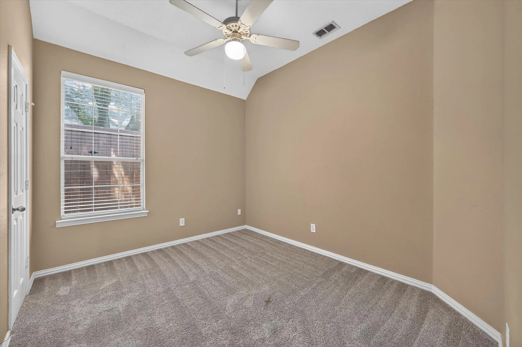 Single Family Residence For Sale in Denton County , 1804 Shadywood Lane, Flower Mound, Texas 75028, 4 Bedroom, 3 Bathroom, 2 Garage spaces, 2,311 Sqft, built in 1994, mls#21351317, Real Estate Agent in Flower Mound, Homes For Sale in Denton county, Homes For Sale in Flower Mound, Realtor in Flower Mound Texas, Real Estate Brokerage Independent Realty Texas, Luminita Cordes Realtor