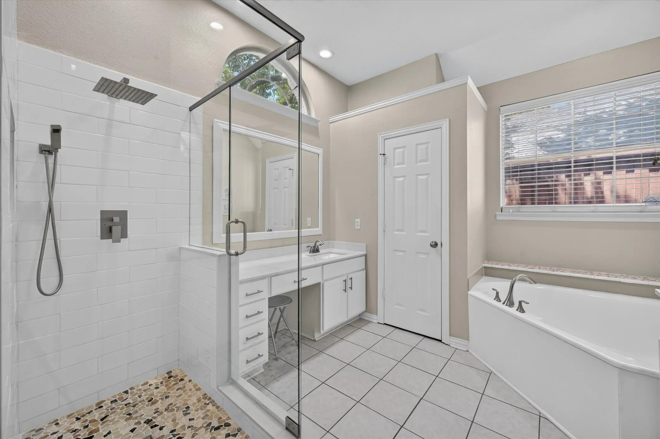 Single Family Residence For Sale in Denton County , 1804 Shadywood Lane, Flower Mound, Texas 75028, 4 Bedroom, 3 Bathroom, 2 Garage spaces, 2,311 Sqft, built in 1994, mls#21351317, Real Estate Agent in Flower Mound, Homes For Sale in Denton county, Homes For Sale in Flower Mound, Realtor in Flower Mound Texas, Real Estate Brokerage Independent Realty Texas, Luminita Cordes Realtor