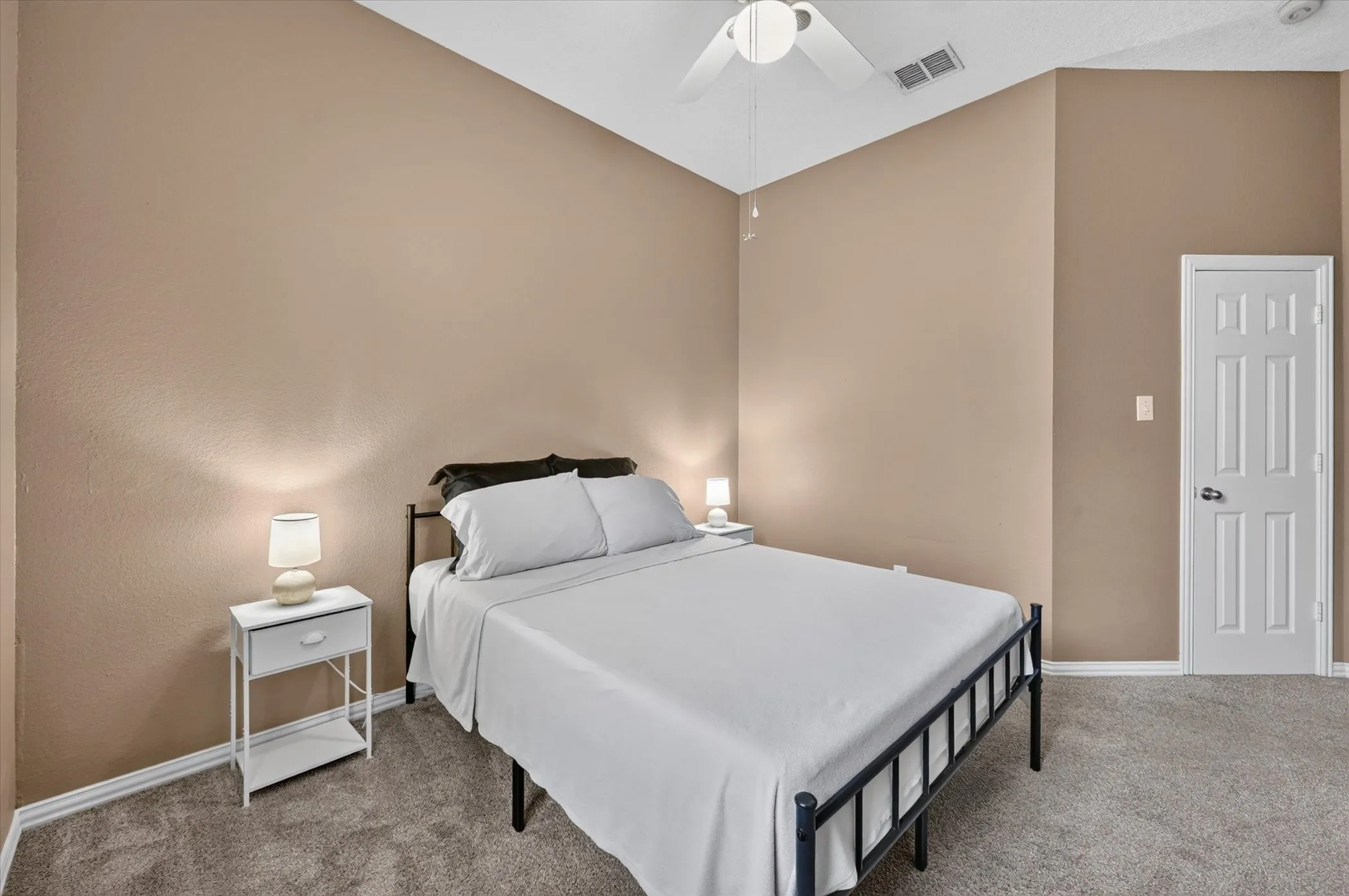 Single Family Residence For Sale in Denton County , 1804 Shadywood Lane, Flower Mound, Texas 75028, 4 Bedroom, 3 Bathroom, 2 Garage spaces, 2,311 Sqft, built in 1994, mls#21351317, Real Estate Agent in Flower Mound, Homes For Sale in Denton county, Homes For Sale in Flower Mound, Realtor in Flower Mound Texas, Real Estate Brokerage Independent Realty Texas, Luminita Cordes Realtor