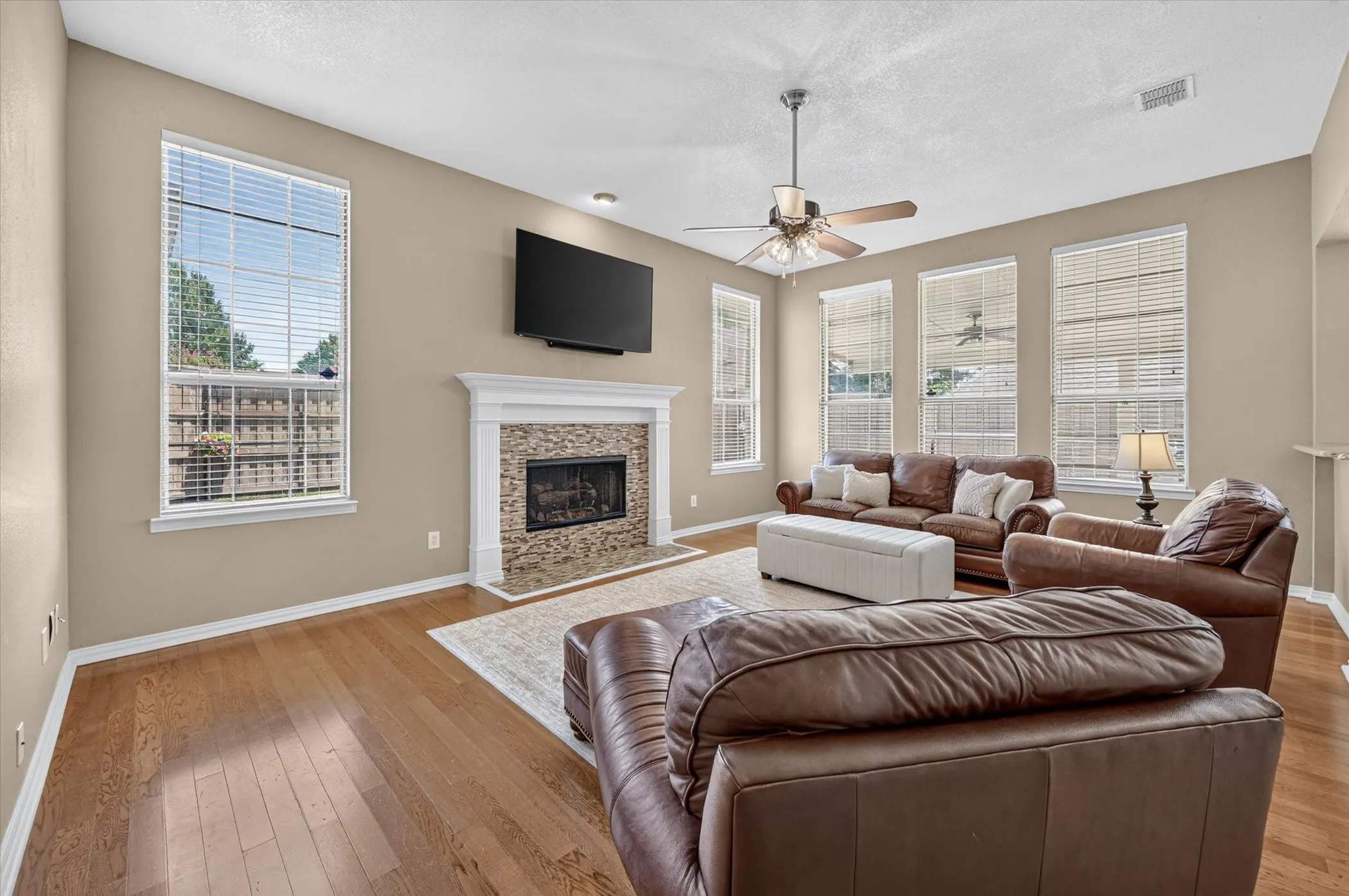 Single Family Residence For Sale in Denton County , 1804 Shadywood Lane, Flower Mound, Texas 75028, 4 Bedroom, 3 Bathroom, 2 Garage spaces, 2,311 Sqft, built in 1994, mls#21351317, Real Estate Agent in Flower Mound, Homes For Sale in Denton county, Homes For Sale in Flower Mound, Realtor in Flower Mound Texas, Real Estate Brokerage Independent Realty Texas, Luminita Cordes Realtor