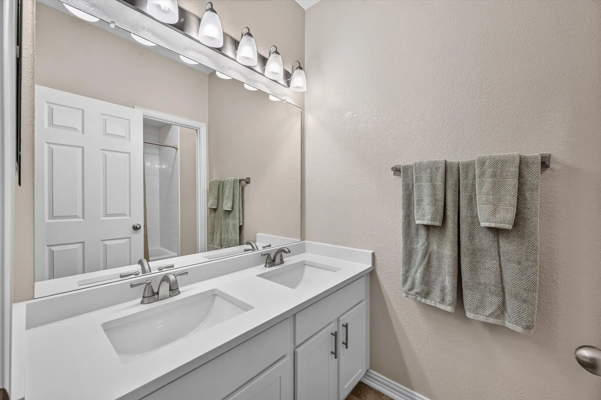 Single Family Residence For Sale in Denton County , 1804 Shadywood Lane, Flower Mound, Texas 75028, 4 Bedroom, 3 Bathroom, 2 Garage spaces, 2,311 Sqft, built in 1994, mls#21351317, Real Estate Agent in Flower Mound, Homes For Sale in Denton county, Homes For Sale in Flower Mound, Realtor in Flower Mound Texas, Real Estate Brokerage Independent Realty Texas, Luminita Cordes Realtor