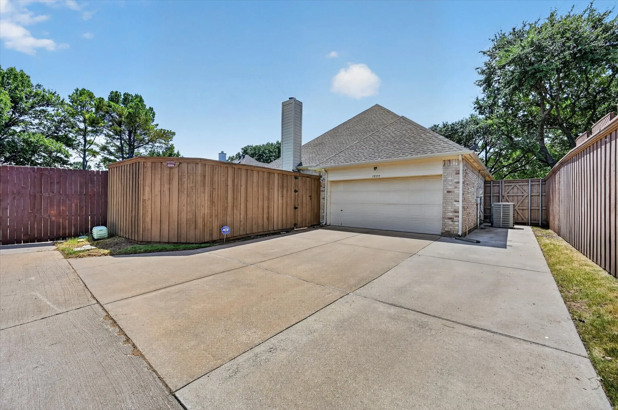 Single Family Residence For Sale in Denton County , 1804 Shadywood Lane, Flower Mound, Texas 75028, 4 Bedroom, 3 Bathroom, 2 Garage spaces, 2,311 Sqft, built in 1994, mls#21351317, Real Estate Agent in Flower Mound, Homes For Sale in Denton county, Homes For Sale in Flower Mound, Realtor in Flower Mound Texas, Real Estate Brokerage Independent Realty Texas, Luminita Cordes Realtor