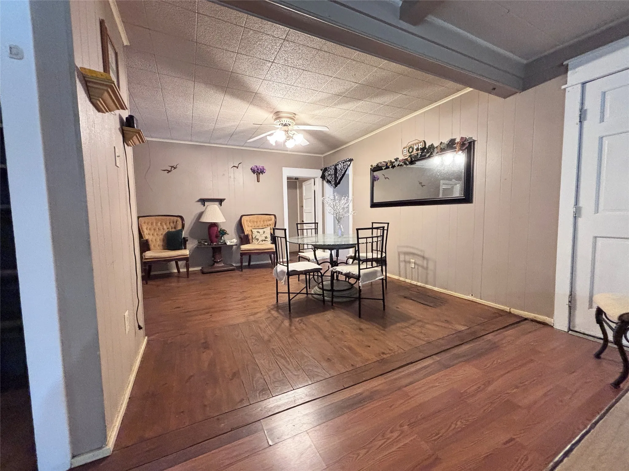 Single Family Residence For Sale in Titus County , 215 Cleveland, Winfield, Texas 75493, 2 Bedroom, 1 Bathroom, Garage spaces, 1,471 Sqft, built in 1947, mls#21352976, Real Estate Agent in Winfield, Homes For Sale in Titus county, Homes For Sale in Winfield, Realtor in Winfield Texas, Real Estate Brokerage Independent Realty Texas, Luminita Cordes Realtor