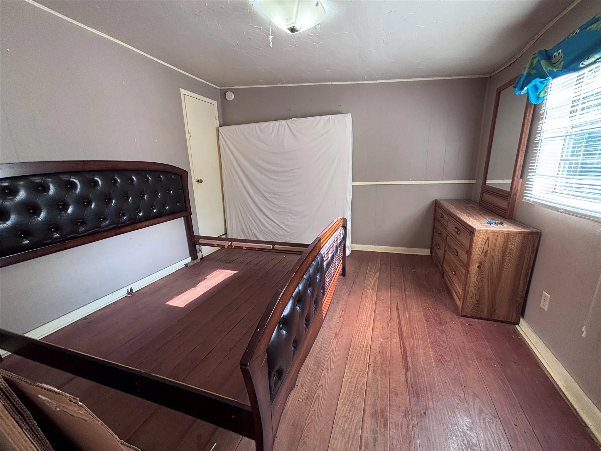 Single Family Residence For Sale in Titus County , 215 Cleveland, Winfield, Texas 75493, 2 Bedroom, 1 Bathroom, Garage spaces, 1,471 Sqft, built in 1947, mls#21352976, Real Estate Agent in Winfield, Homes For Sale in Titus county, Homes For Sale in Winfield, Realtor in Winfield Texas, Real Estate Brokerage Independent Realty Texas, Luminita Cordes Realtor