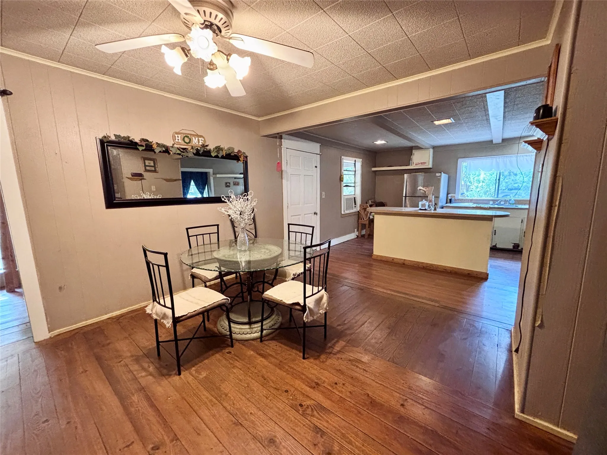 Single Family Residence For Sale in Titus County , 215 Cleveland, Winfield, Texas 75493, 2 Bedroom, 1 Bathroom, Garage spaces, 1,471 Sqft, built in 1947, mls#21352976, Real Estate Agent in Winfield, Homes For Sale in Titus county, Homes For Sale in Winfield, Realtor in Winfield Texas, Real Estate Brokerage Independent Realty Texas, Luminita Cordes Realtor