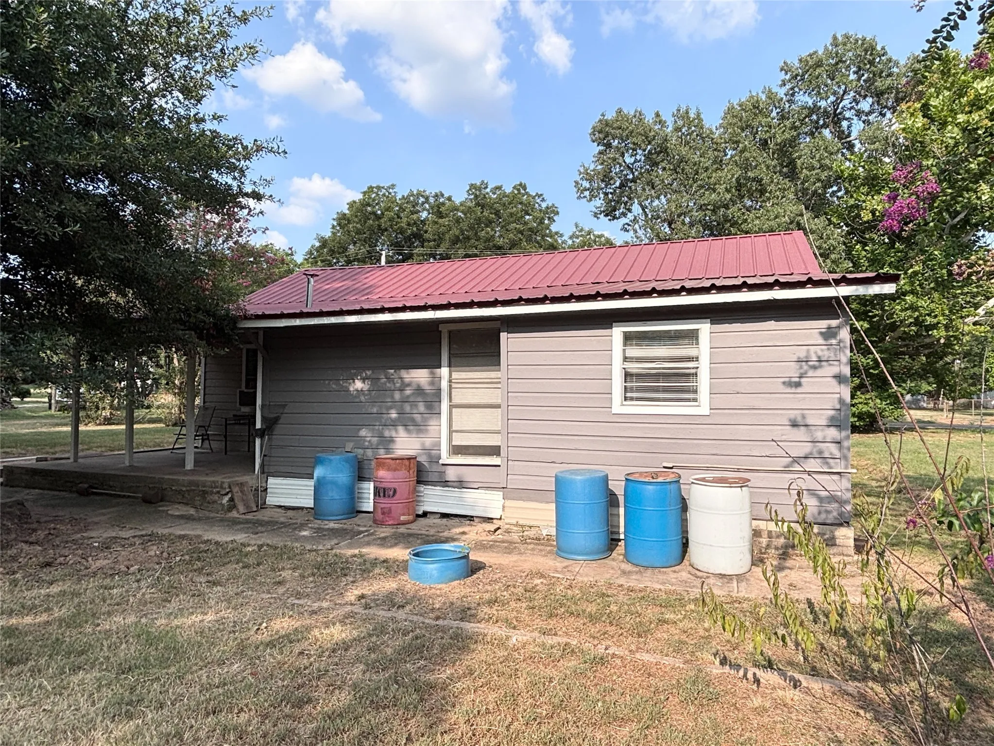 Single Family Residence For Sale in Titus County , 215 Cleveland, Winfield, Texas 75493, 2 Bedroom, 1 Bathroom, Garage spaces, 1,471 Sqft, built in 1947, mls#21352976, Real Estate Agent in Winfield, Homes For Sale in Titus county, Homes For Sale in Winfield, Realtor in Winfield Texas, Real Estate Brokerage Independent Realty Texas, Luminita Cordes Realtor